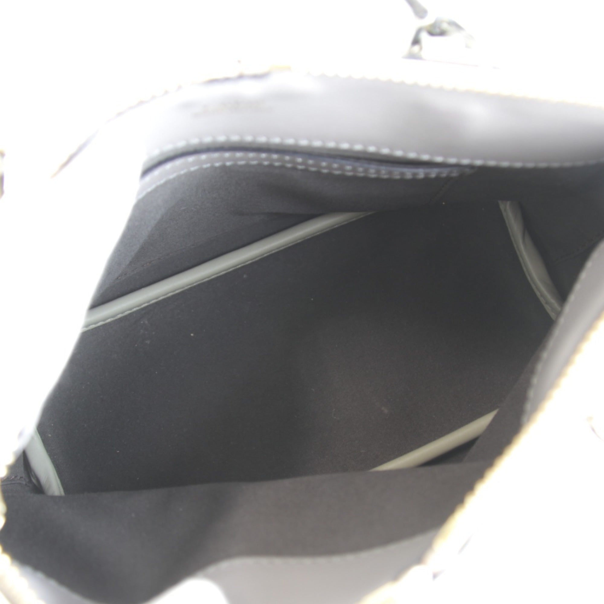 Chloé Gray Leather Handbag (Pre-Owned)