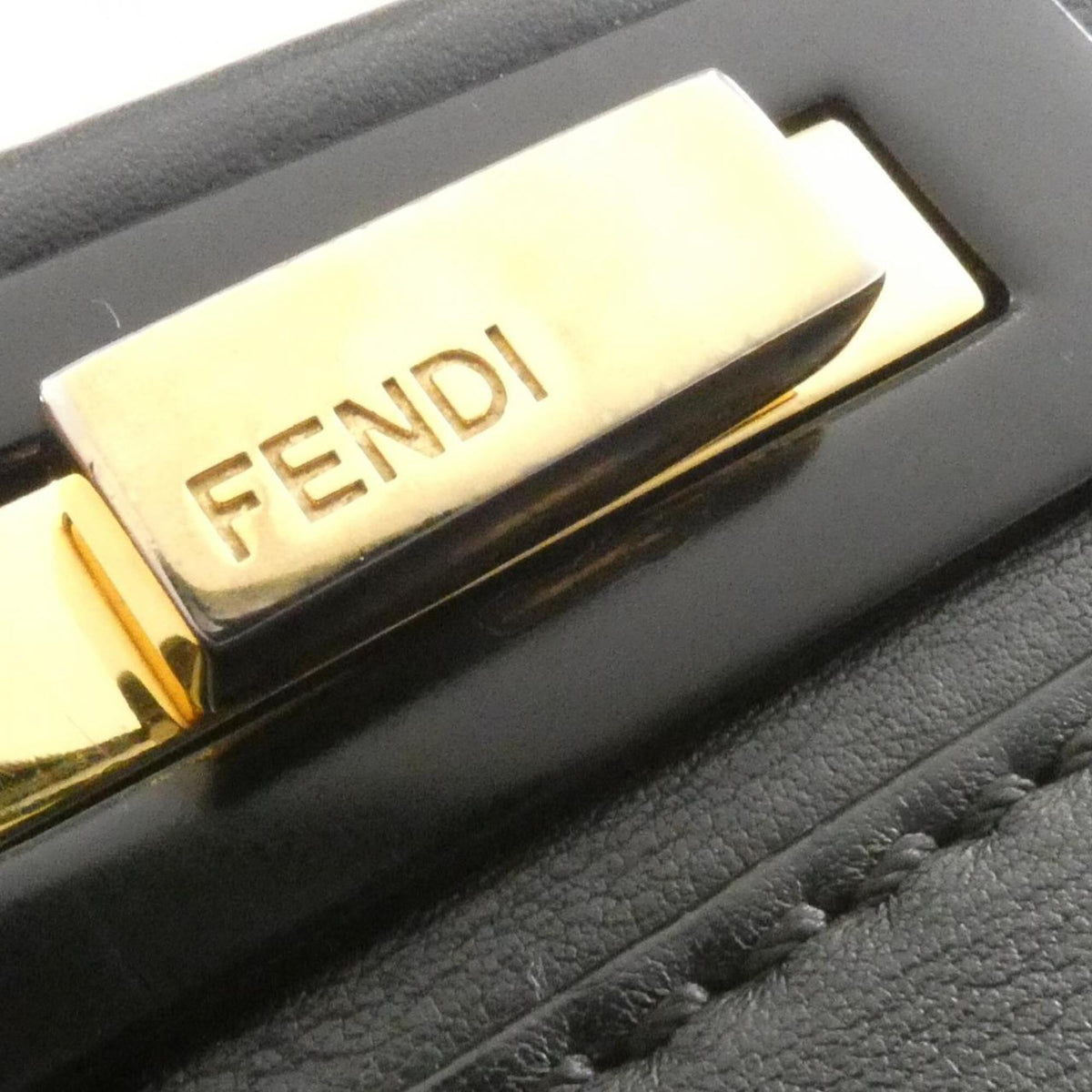 Fendi Black Leather Handbag (Pre-Owned)