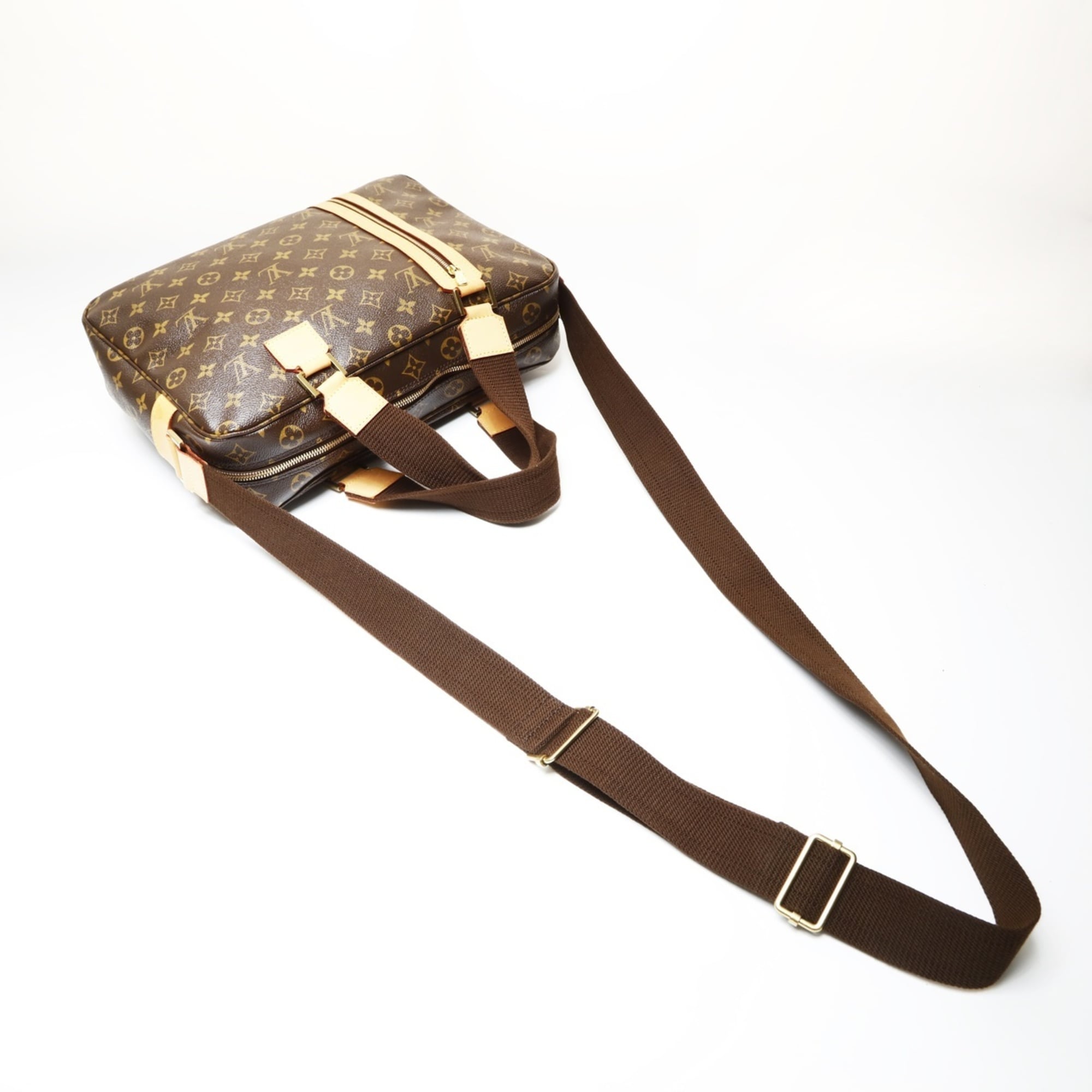 Louis Vuitton Brown Monogram Monogram Shoulder Bag (Pre-Owned)