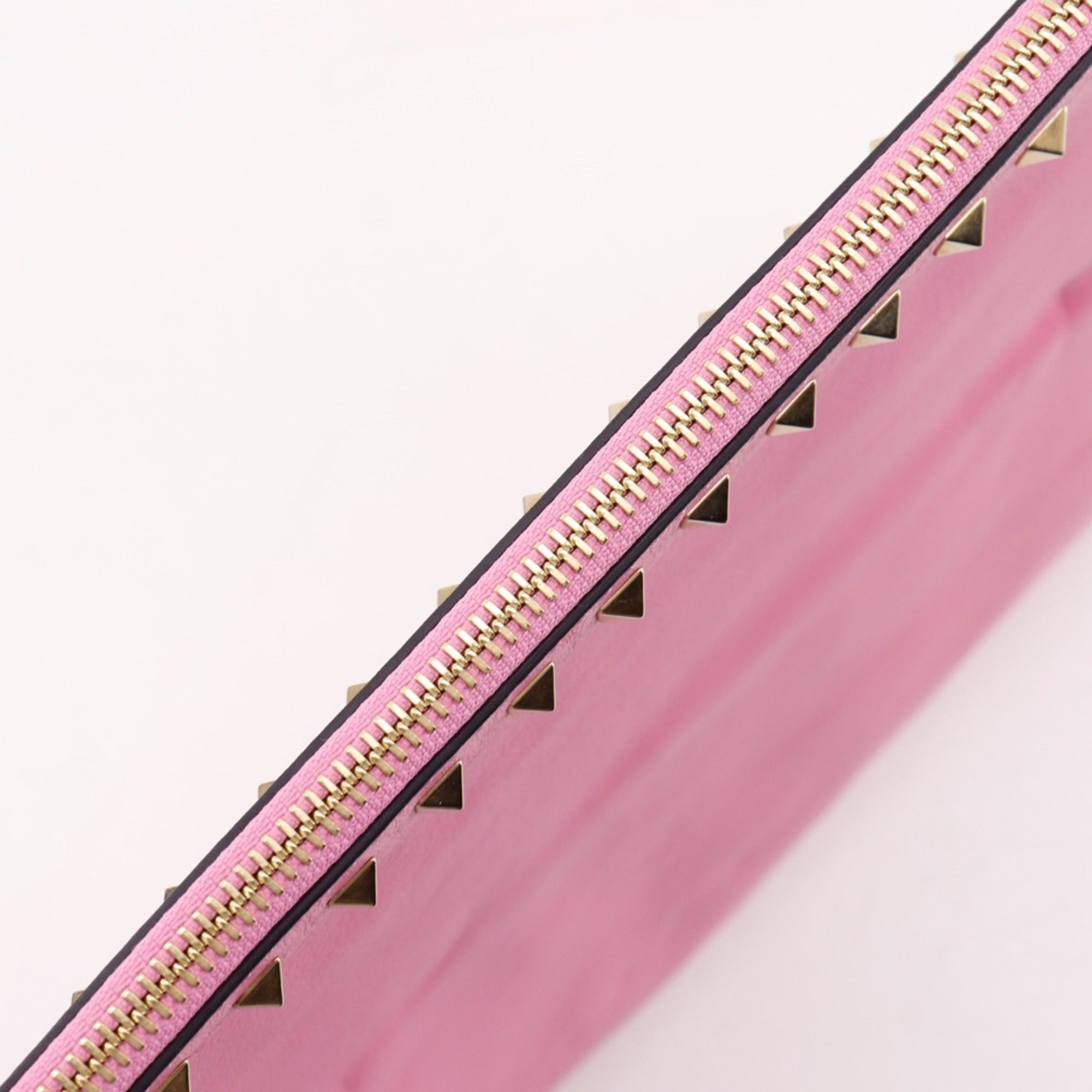 Valentino Pink Leather Clutch Bag (Pre-Owned)
