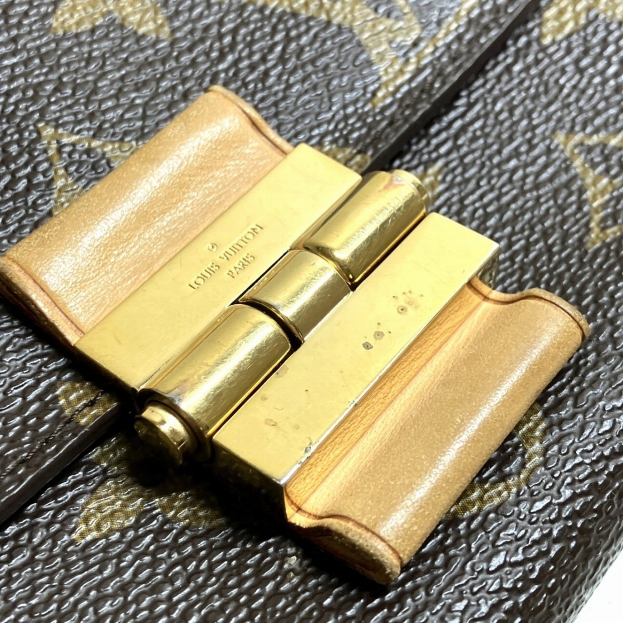 Louis Vuitton Brown Wallet (Bi-Fold) (Pre-Owned)