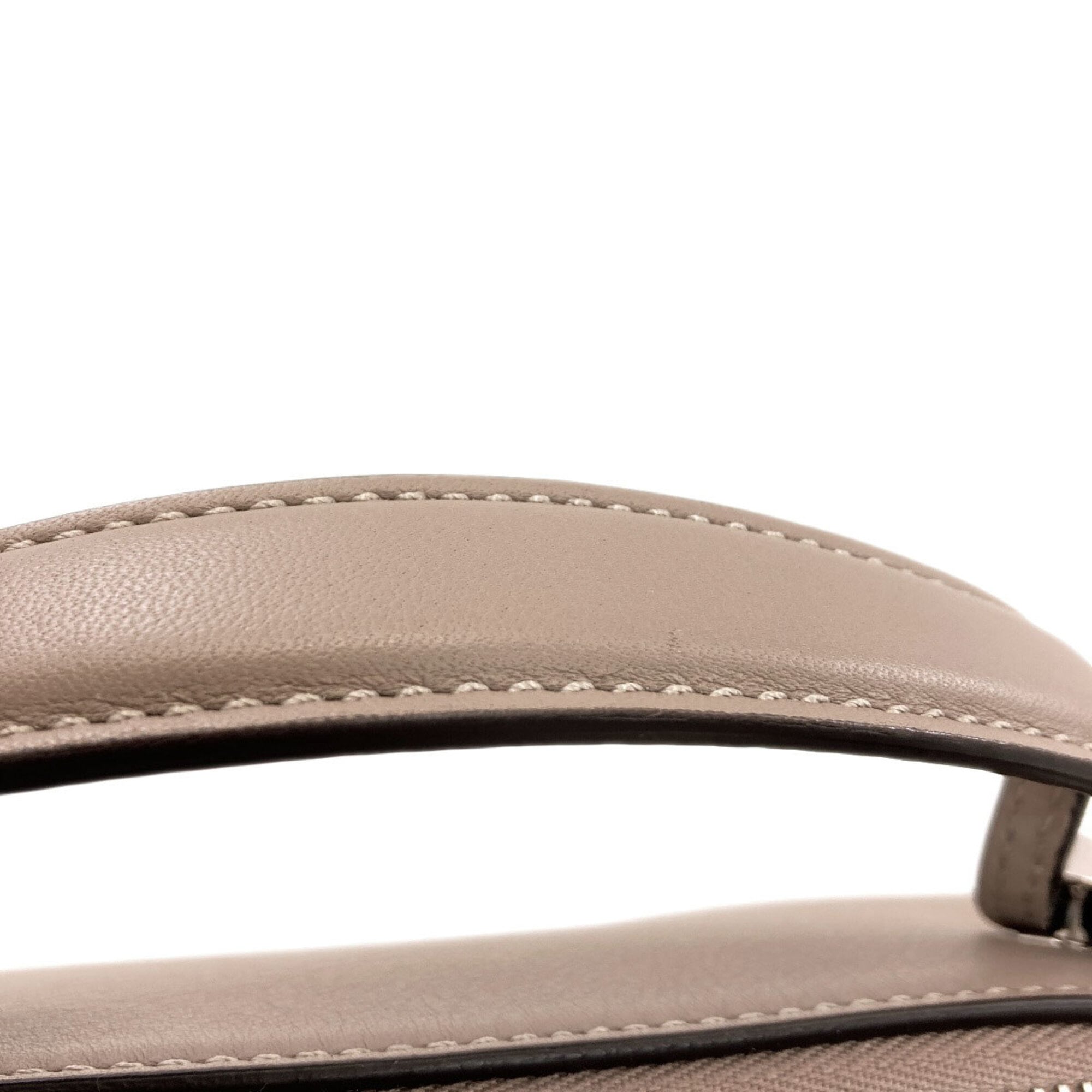 Fendi Grayish Leather Handbag (Pre-Owned)