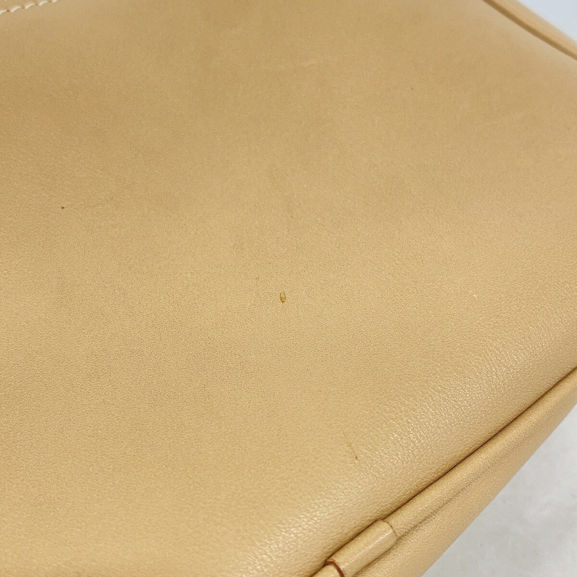Salvatore Ferragamo Light Brown Leather Handbag (Pre-Owned)