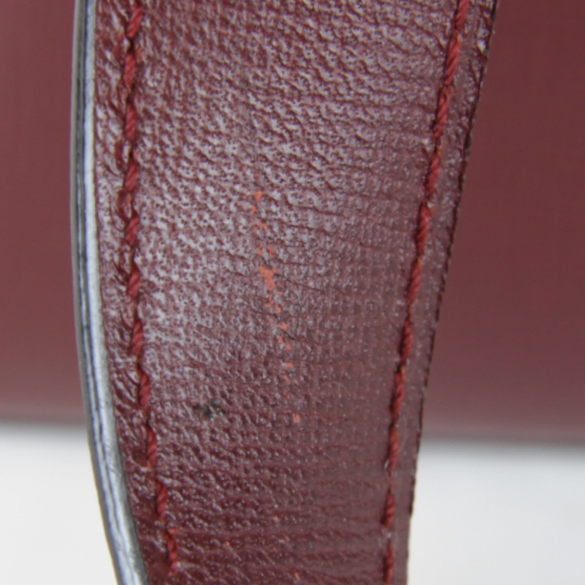 Cartier Must Wine Red Leather Handbag (Pre-Owned)