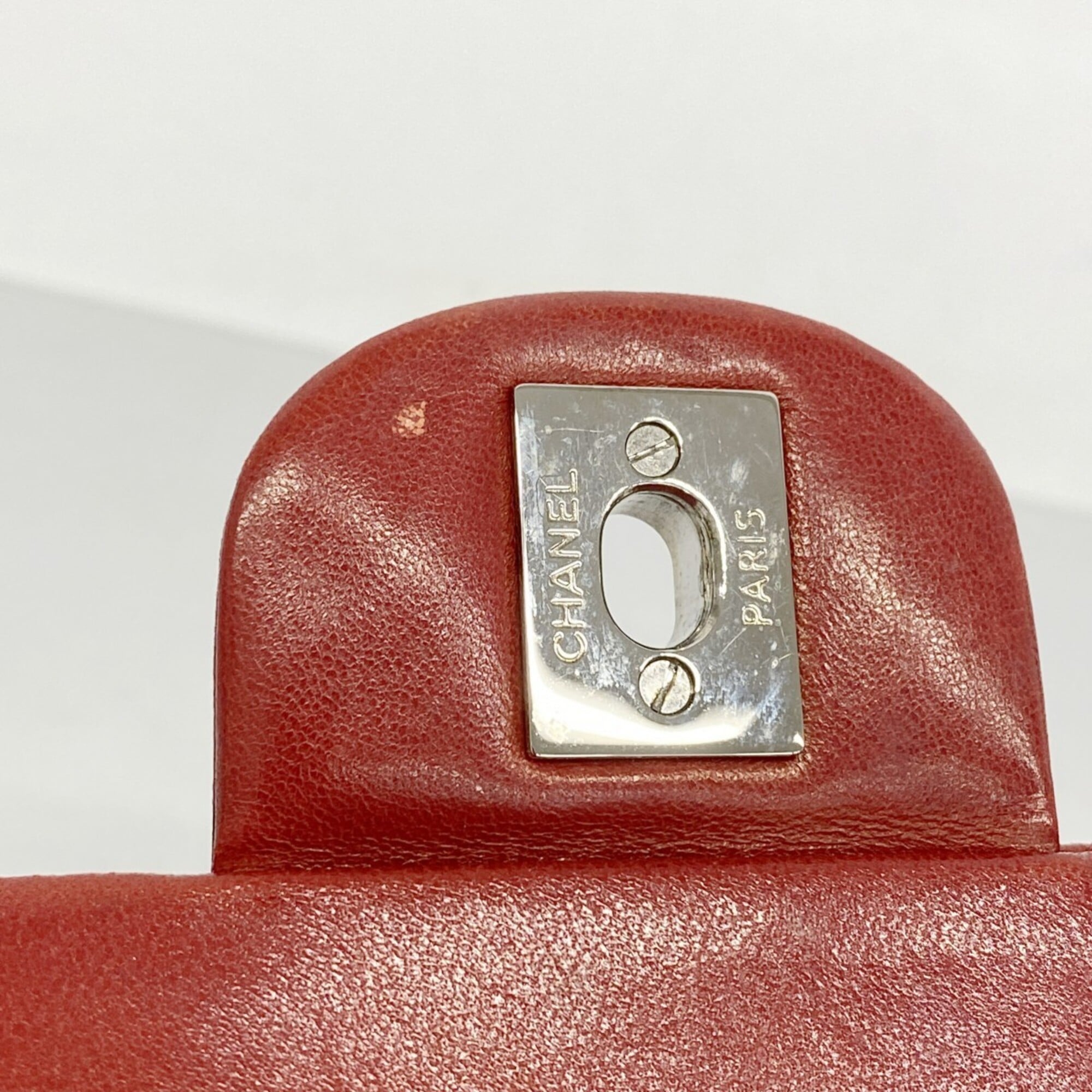 Chanel Red Color Leather Shoulder Bag (Pre-Owned)