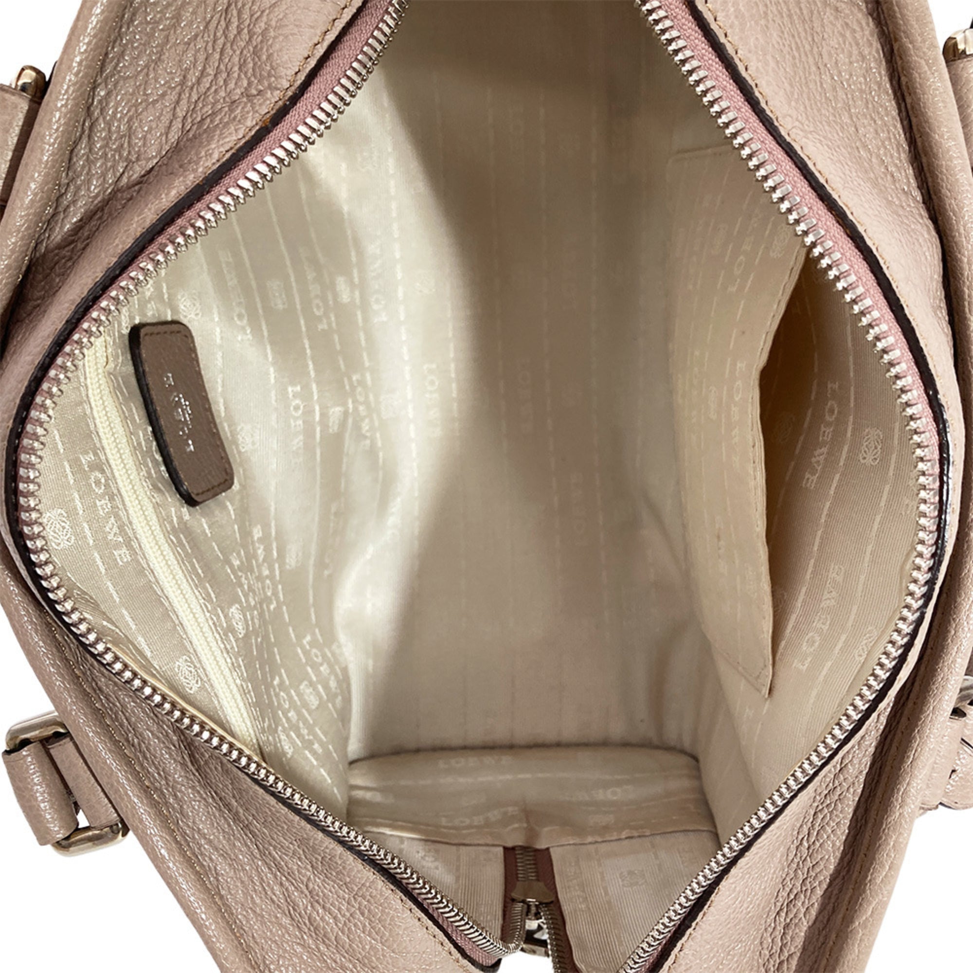 Loewe Grayish Leather Handbag (Pre-Owned)
