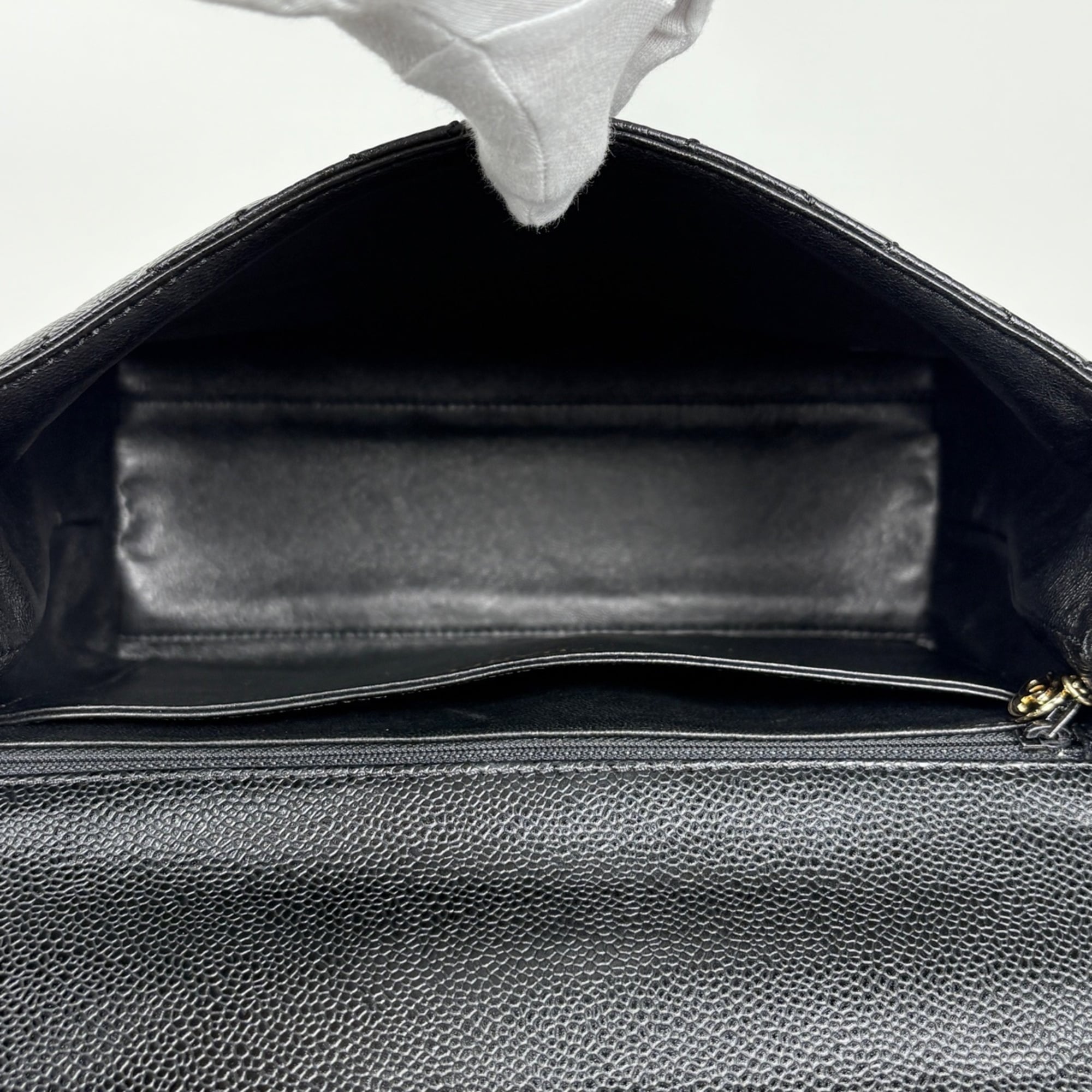 Chanel Matelasse Black Grained Calfskin Handbag (Pre-Owned)