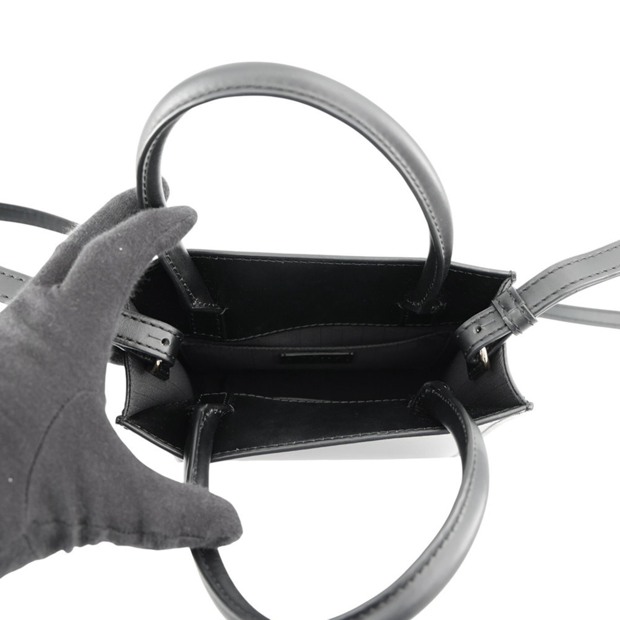 Loewe Black Leather Handbag (Pre-Owned)