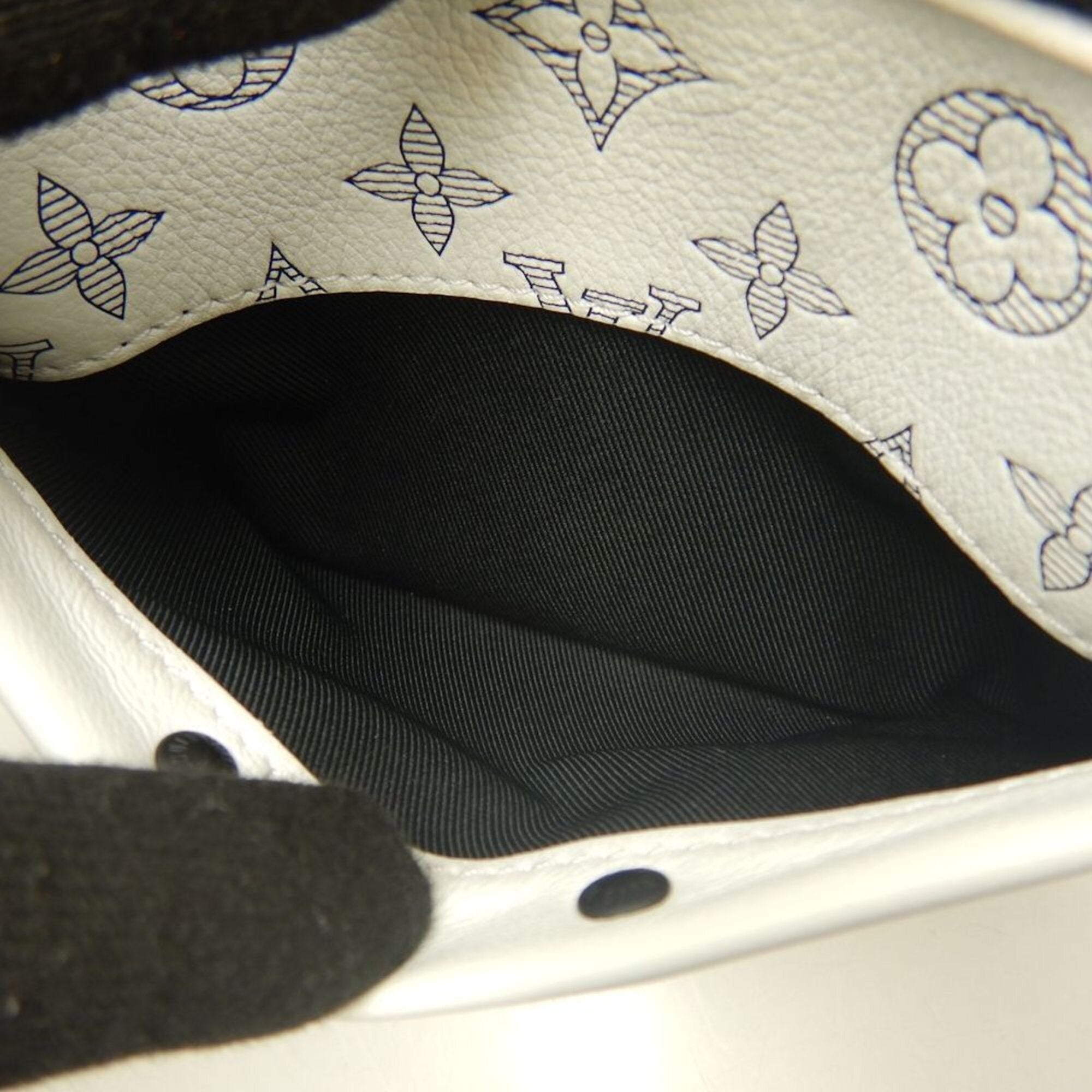 Louis Vuitton Monogram Shadow Blanc Leather Shoulder Bag (Pre-Owned)