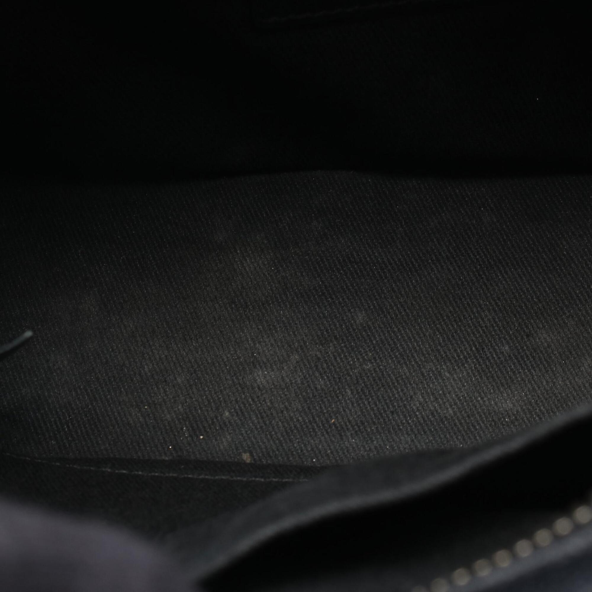 Chanel Black Leather Handbag Shoulder Bag (Pre-Owned)