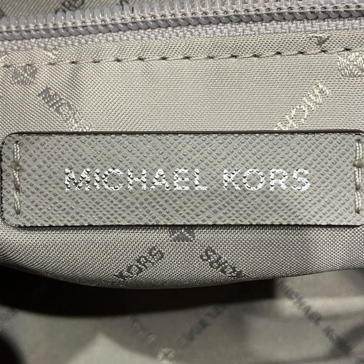 Michael Kors White Leather Shoulder Bag (Pre-Owned)