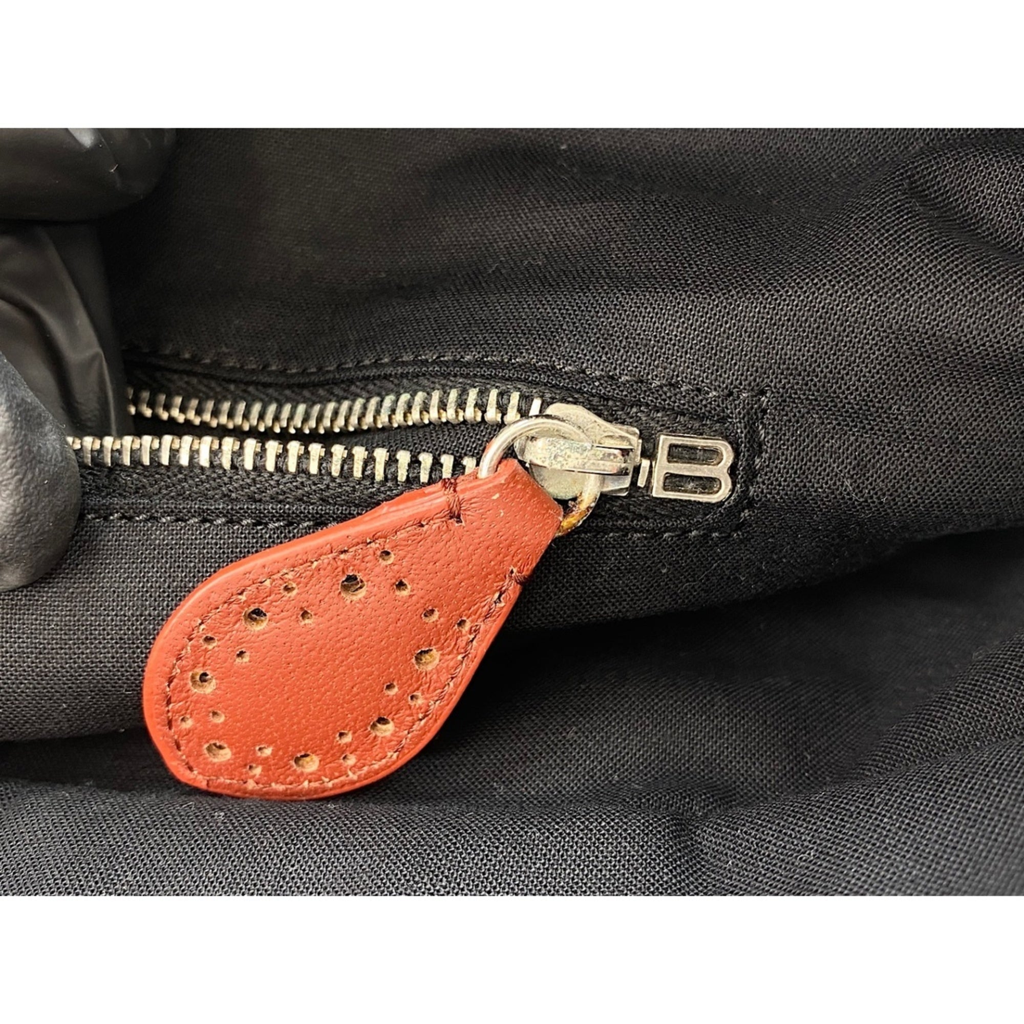 Balenciaga Red Color Shoulder Bag (Pre-Owned)