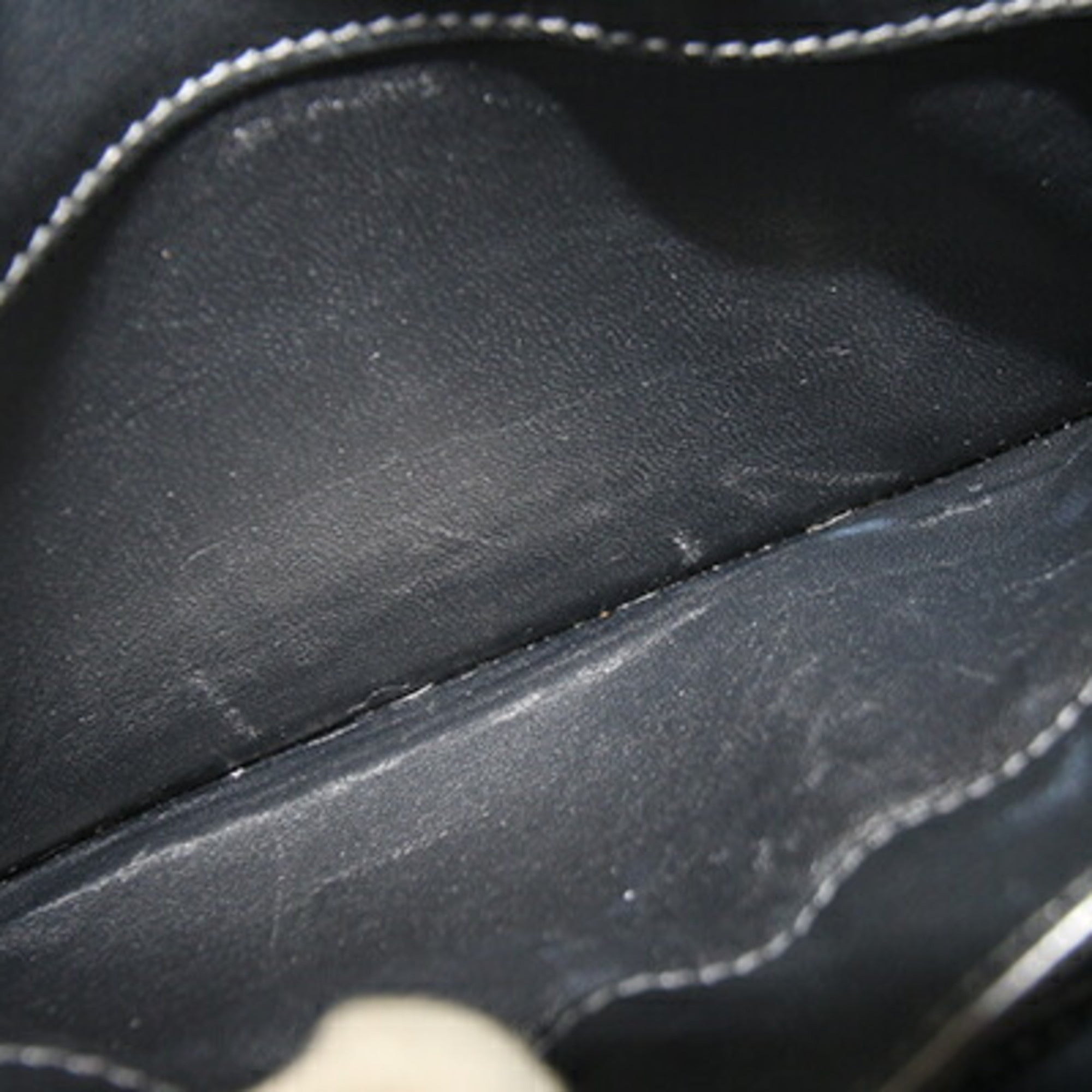 Prada Black Leather Shoulder Bag (Pre-Owned)