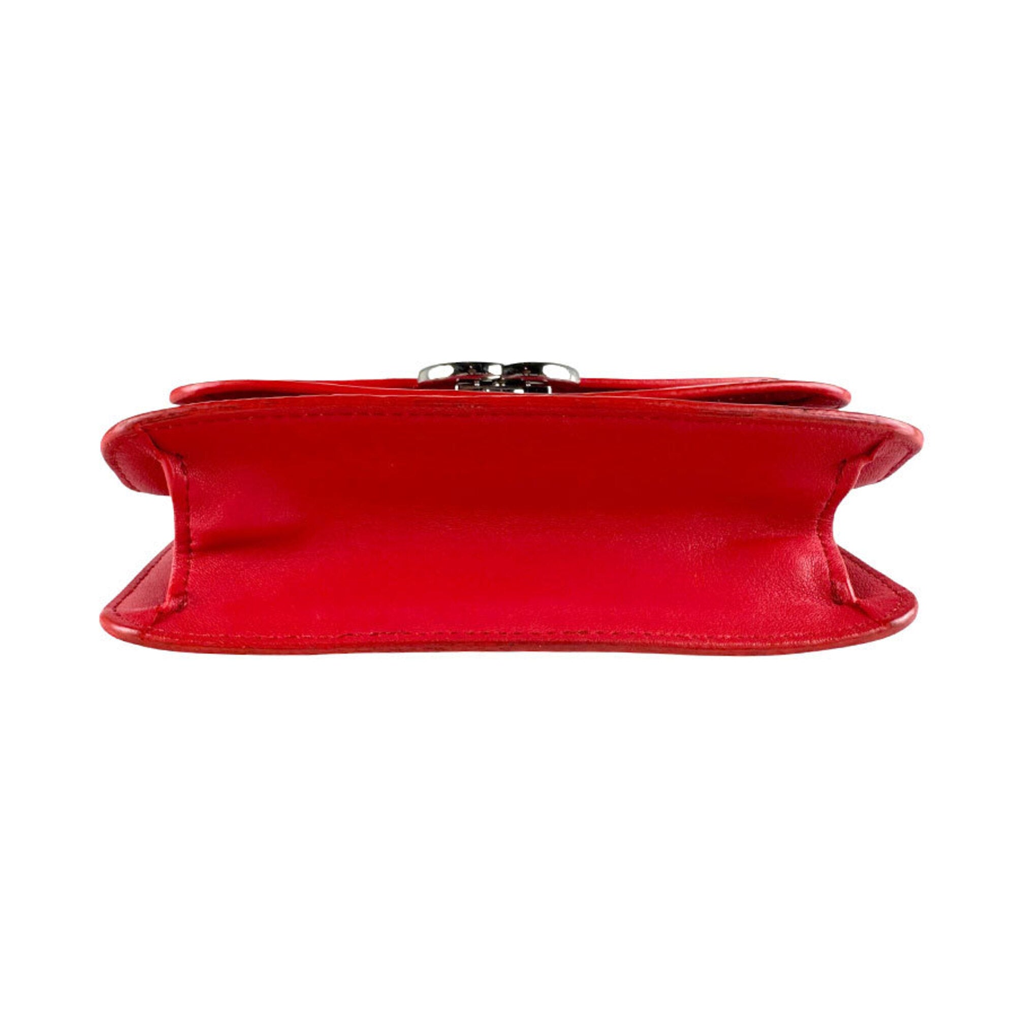 Chanel Red Color Leather Shoulder Bag (Pre-Owned)