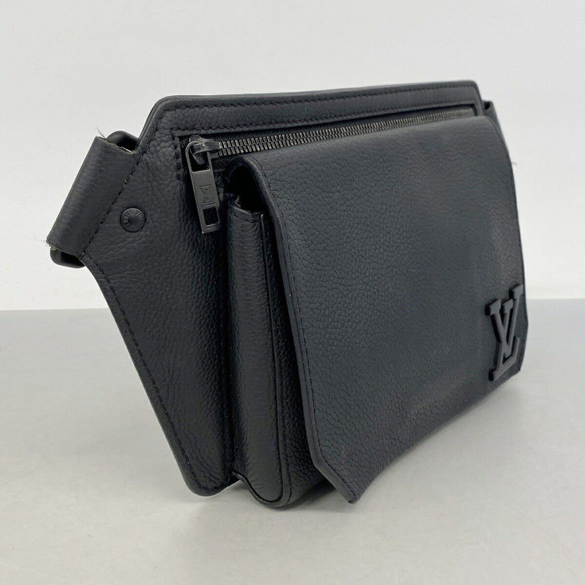 Louis Vuitton Noir Fanny Pack (Pre-Owned)