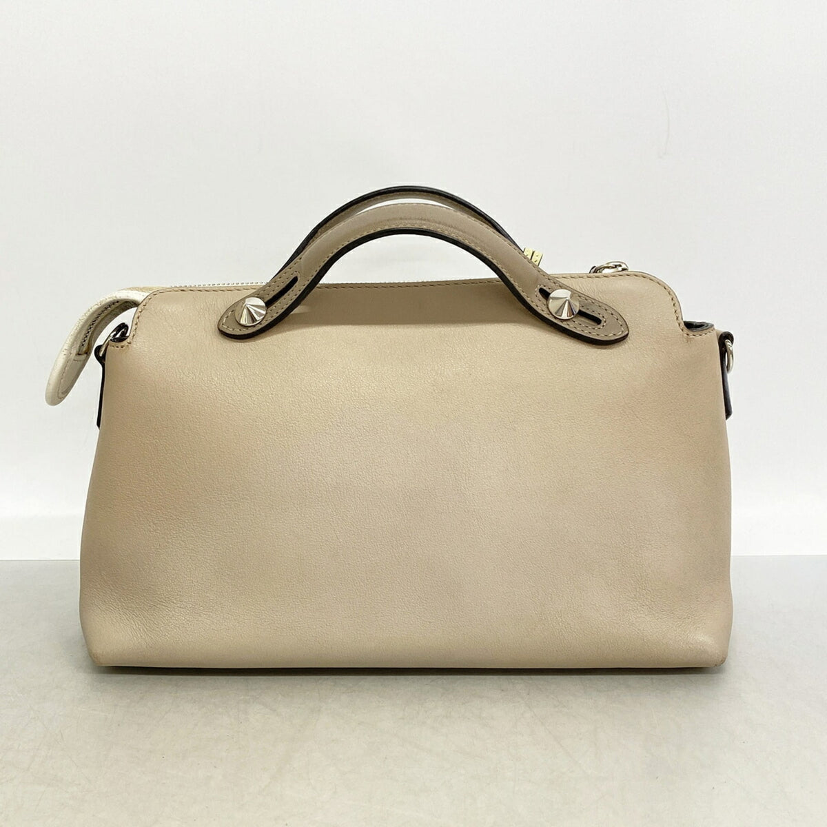 Fendi Beige White Leather Handbag (Pre-Owned)