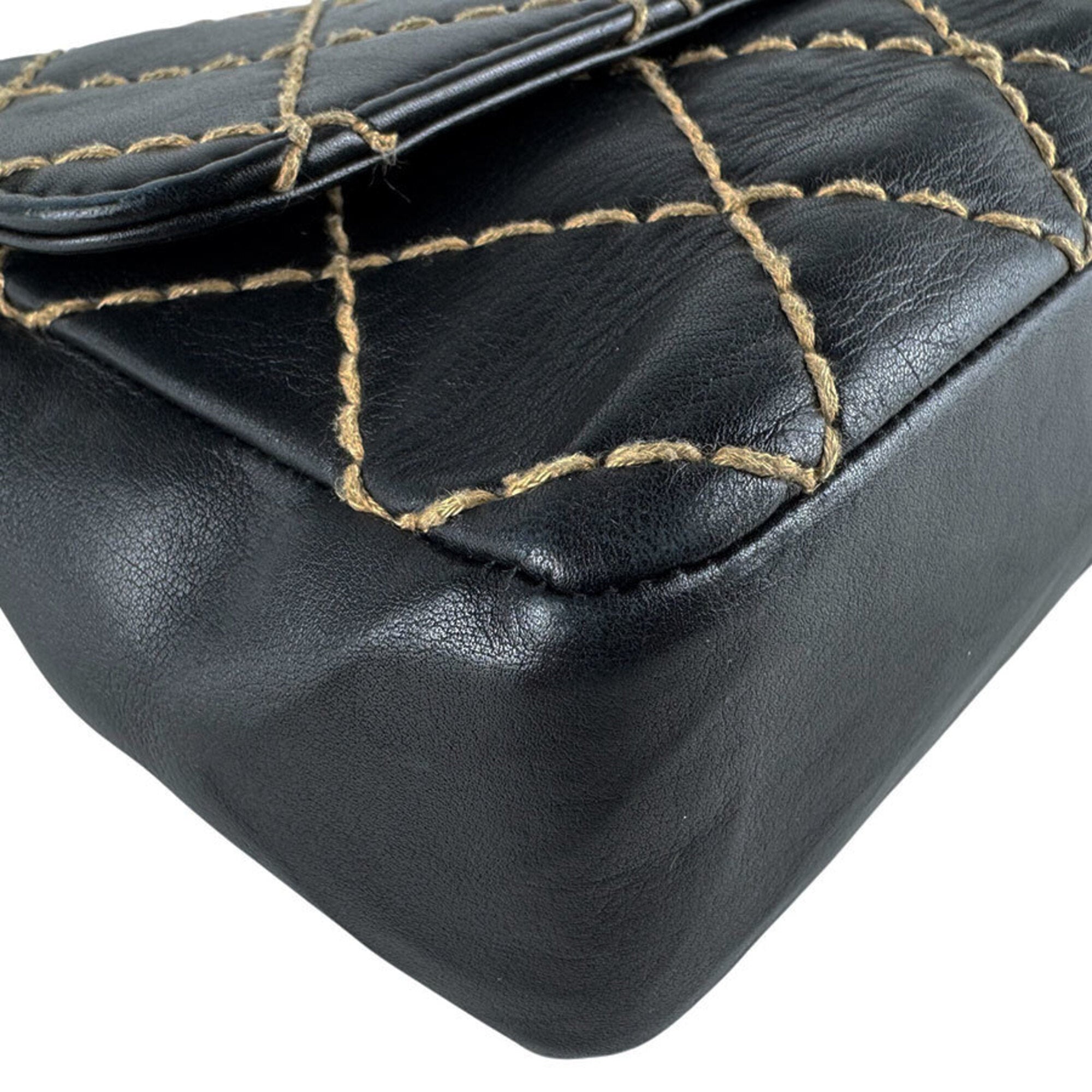 Chanel Beige Black Leather Shoulder Bag (Pre-Owned)
