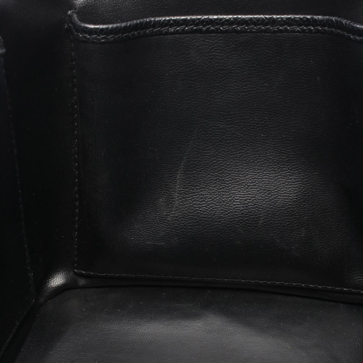 Chanel Black Grained Calfskin Handbag (Pre-Owned)