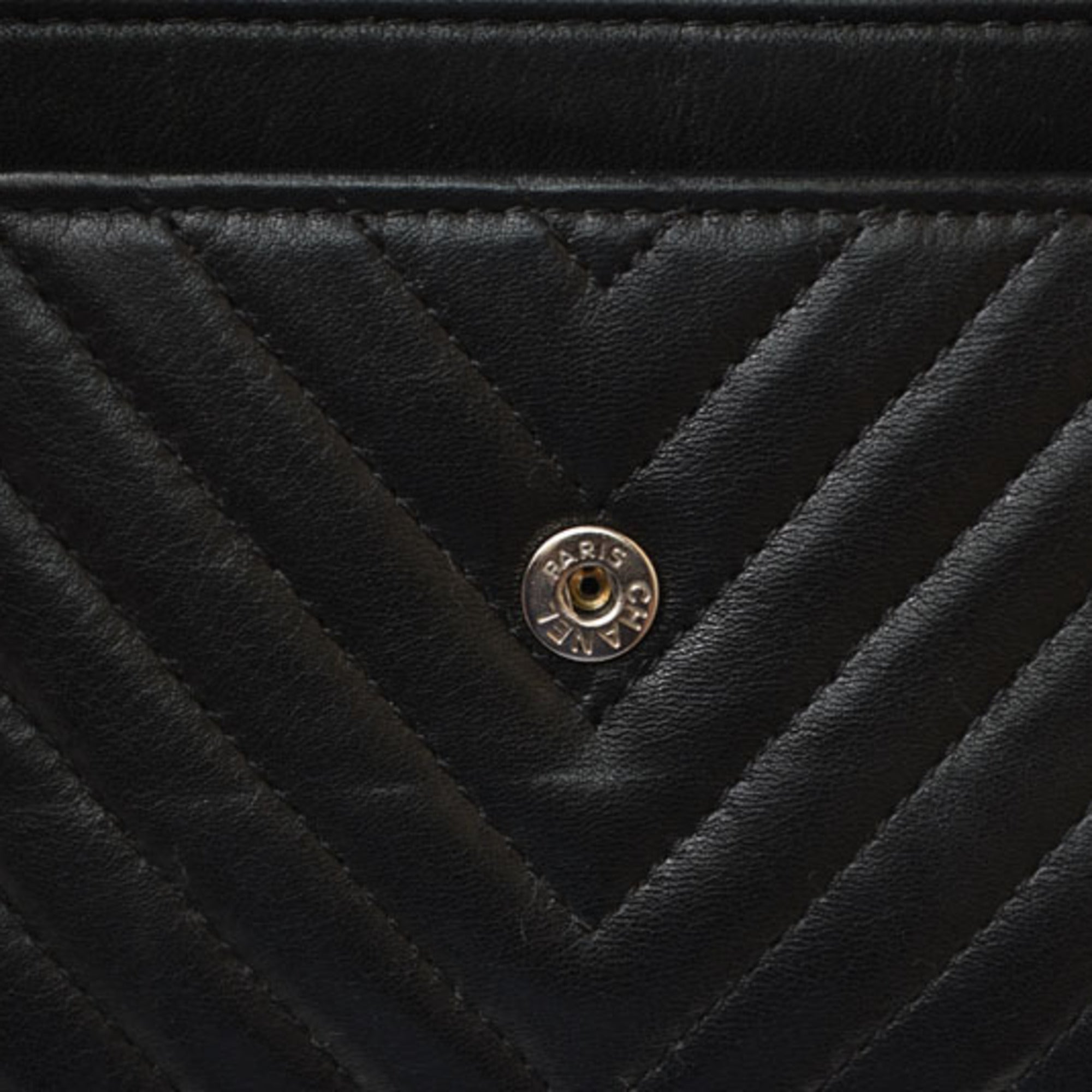 Chanel Black Leather Wallet (Bi-Fold) (Pre-Owned)