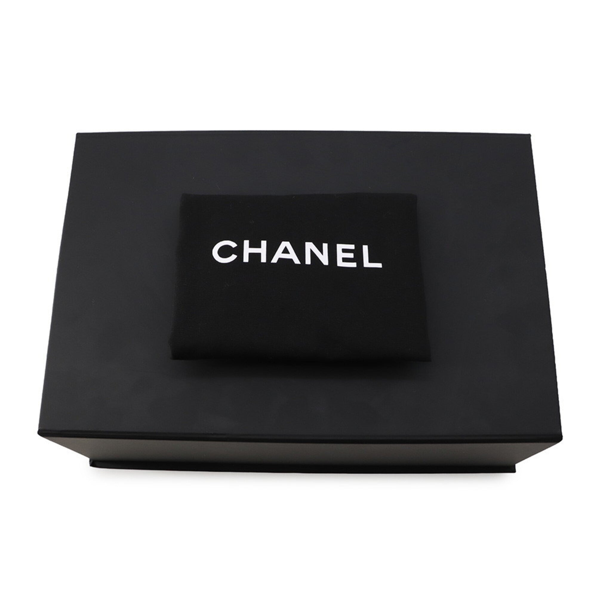 Chanel White Leather Shoulder Bag (Pre-Owned)