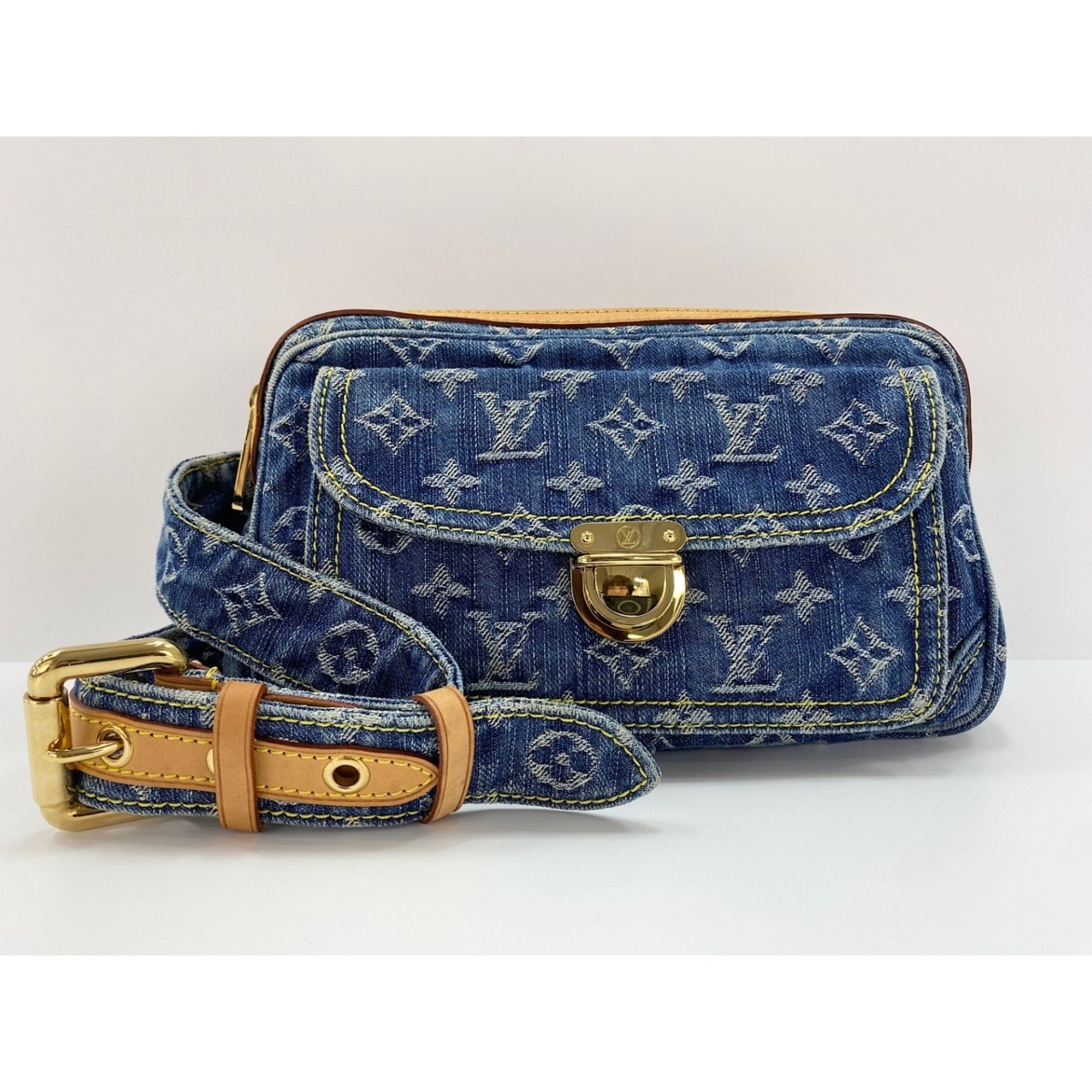 Louis Vuitton Blue Monogram Denim Shoulder Bag (Pre-Owned)