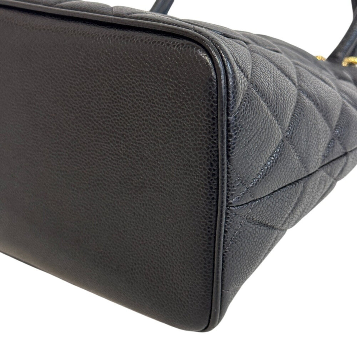Chanel Black Grained Calfskin Handbag (Pre-Owned)
