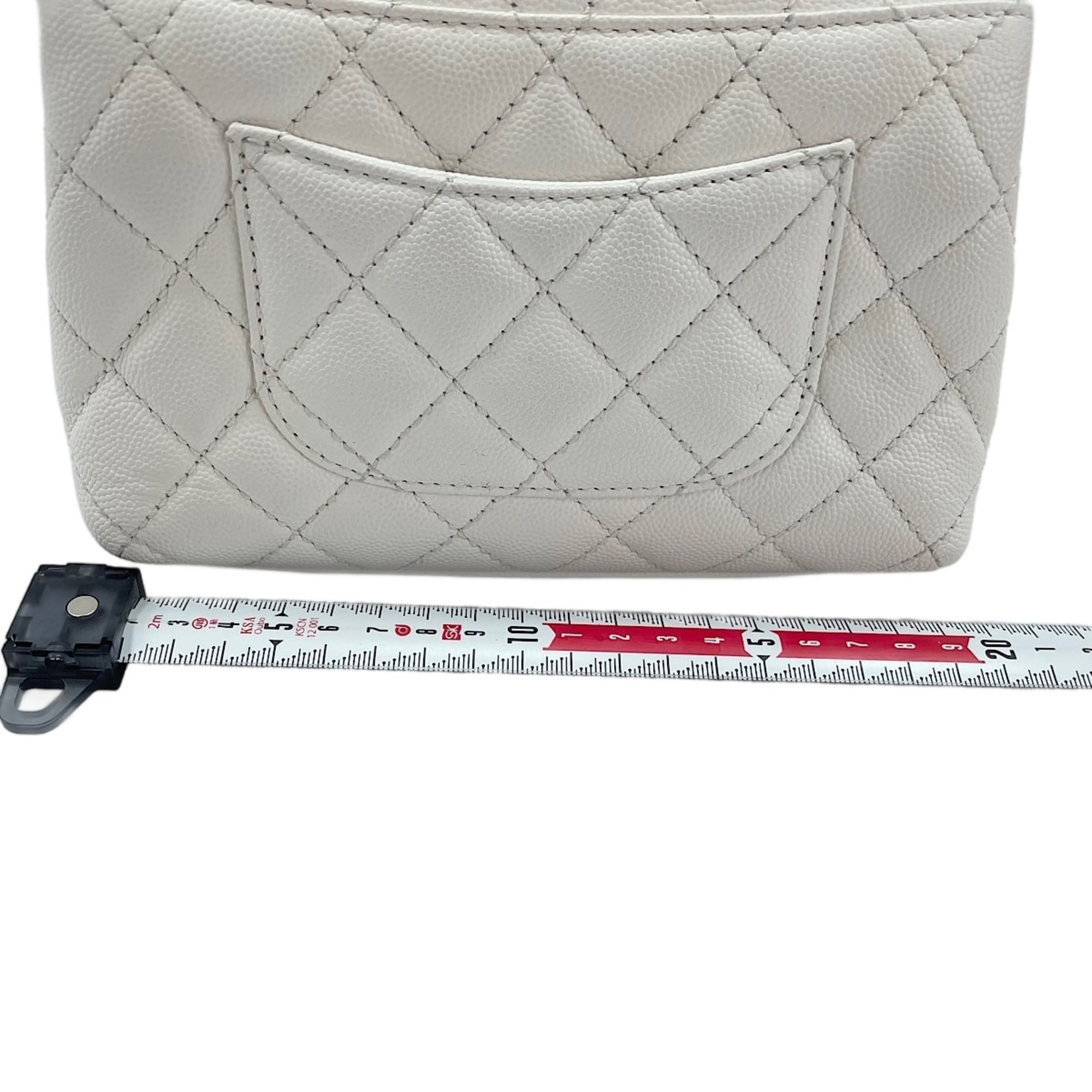 Chanel White Handbag (Pre-Owned)