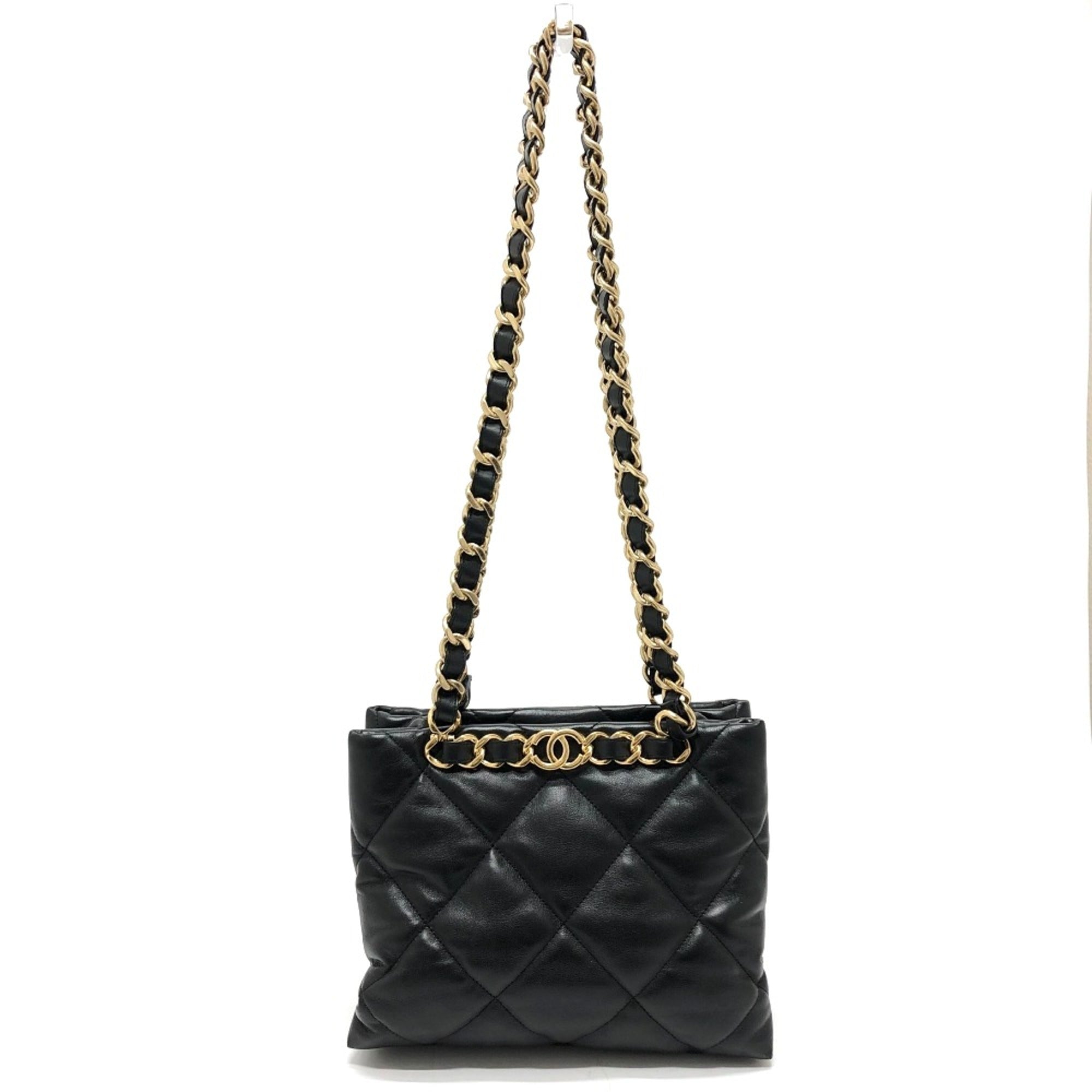 Chanel Black Leather Shoulder Bag (Pre-Owned)