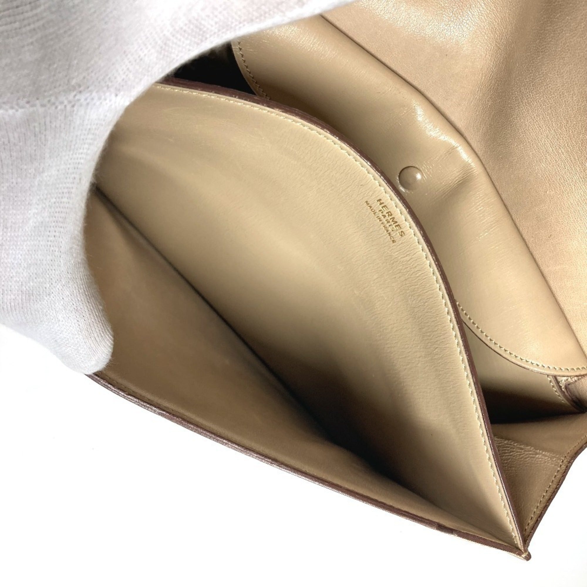 Hermes Beige Leather Clutch Bag (Pre-Owned)
