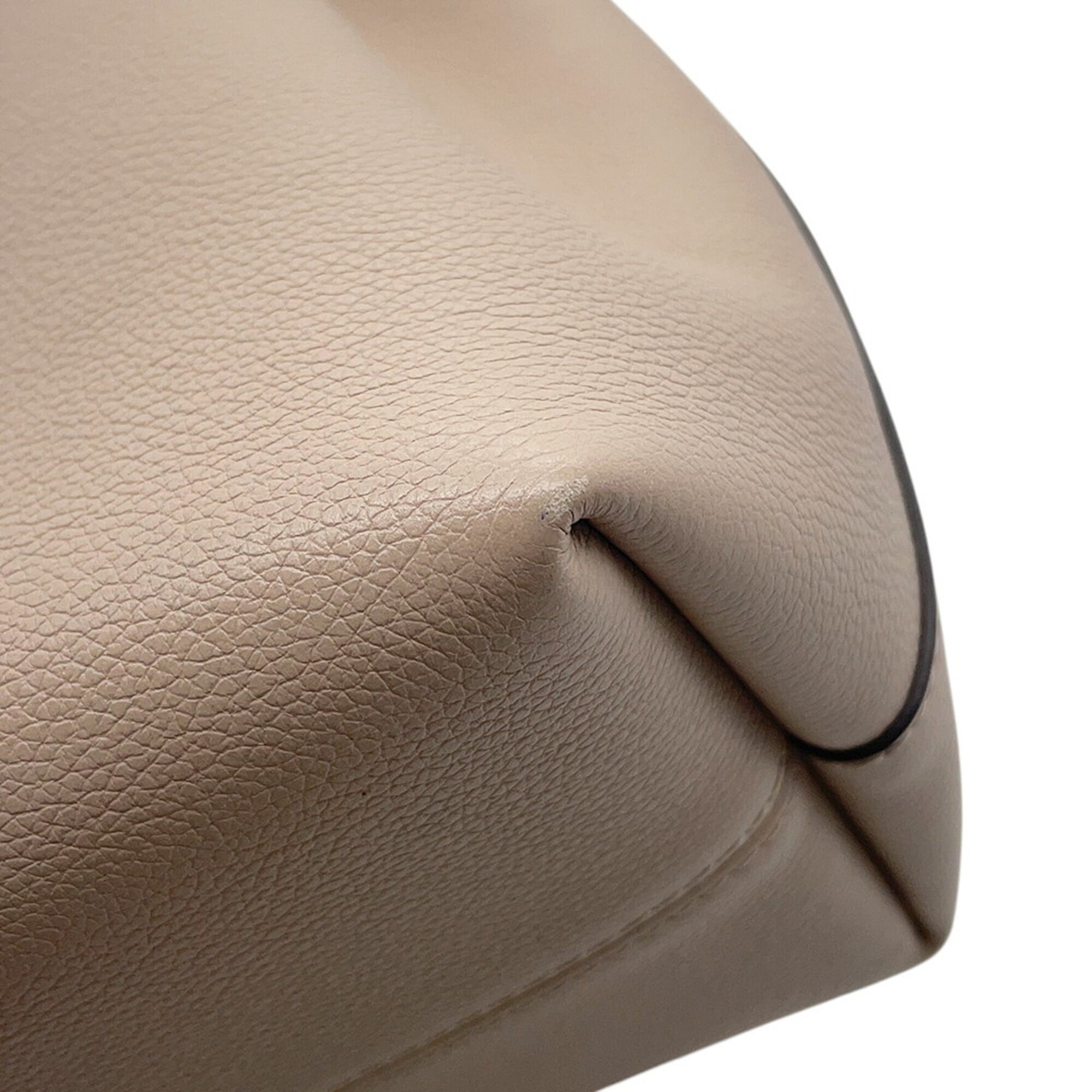 Louis Vuitton Beige Leather Handbag Shoulder Bag (Pre-Owned)