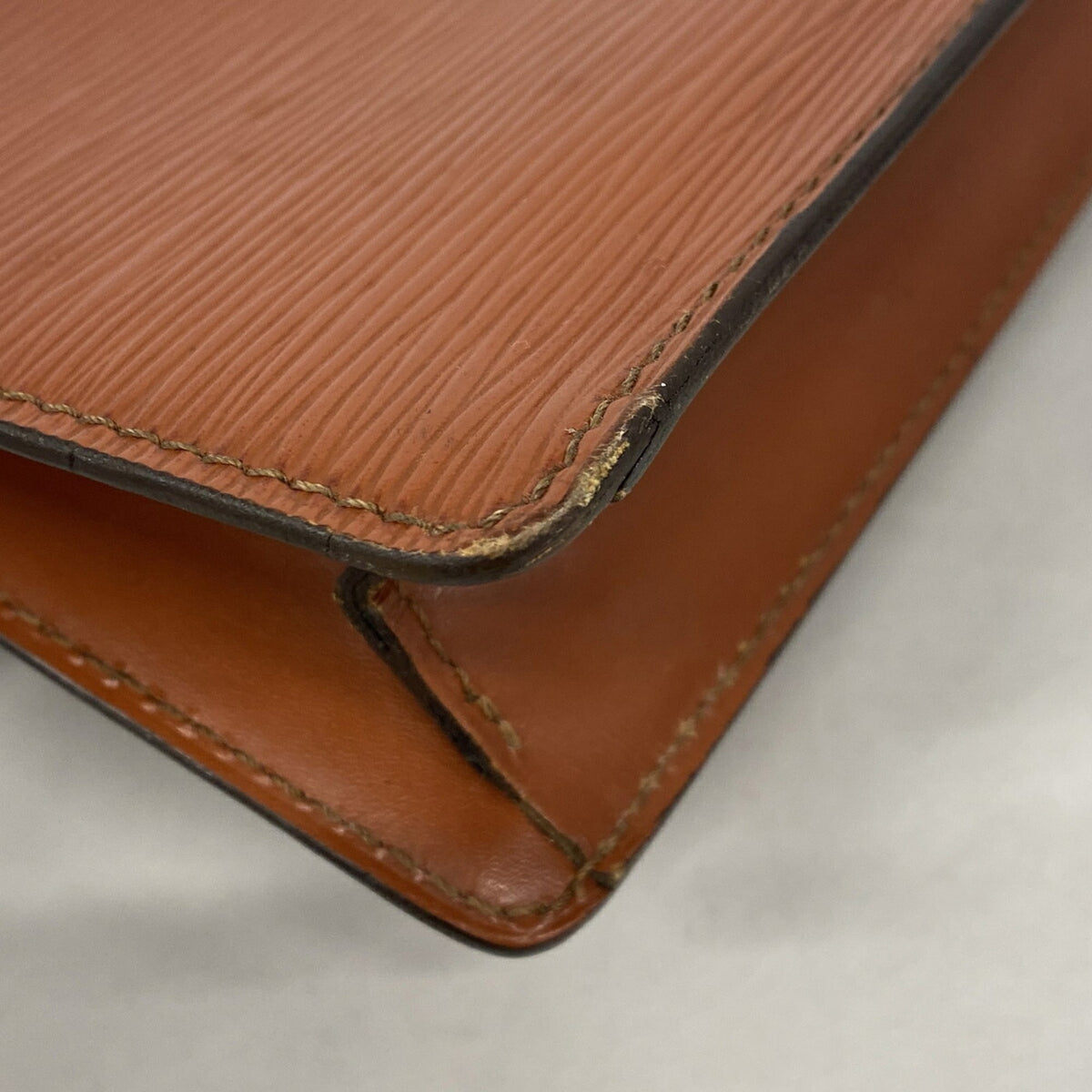 Louis Vuitton Kenyan Brown Clutch Bag (Pre-Owned)