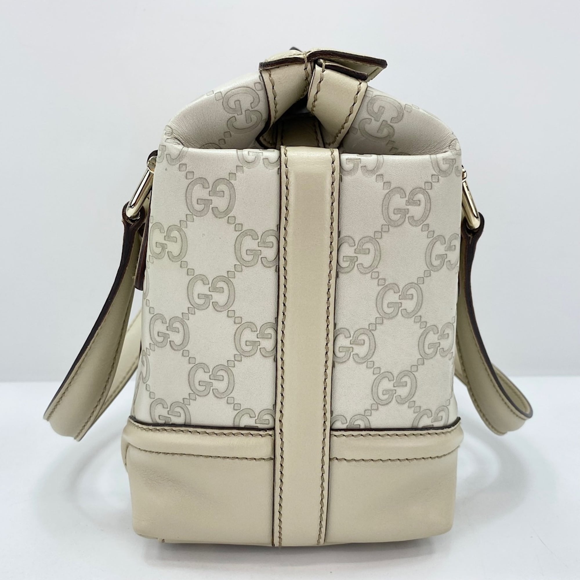 Gucci White Handbag (Pre-Owned)
