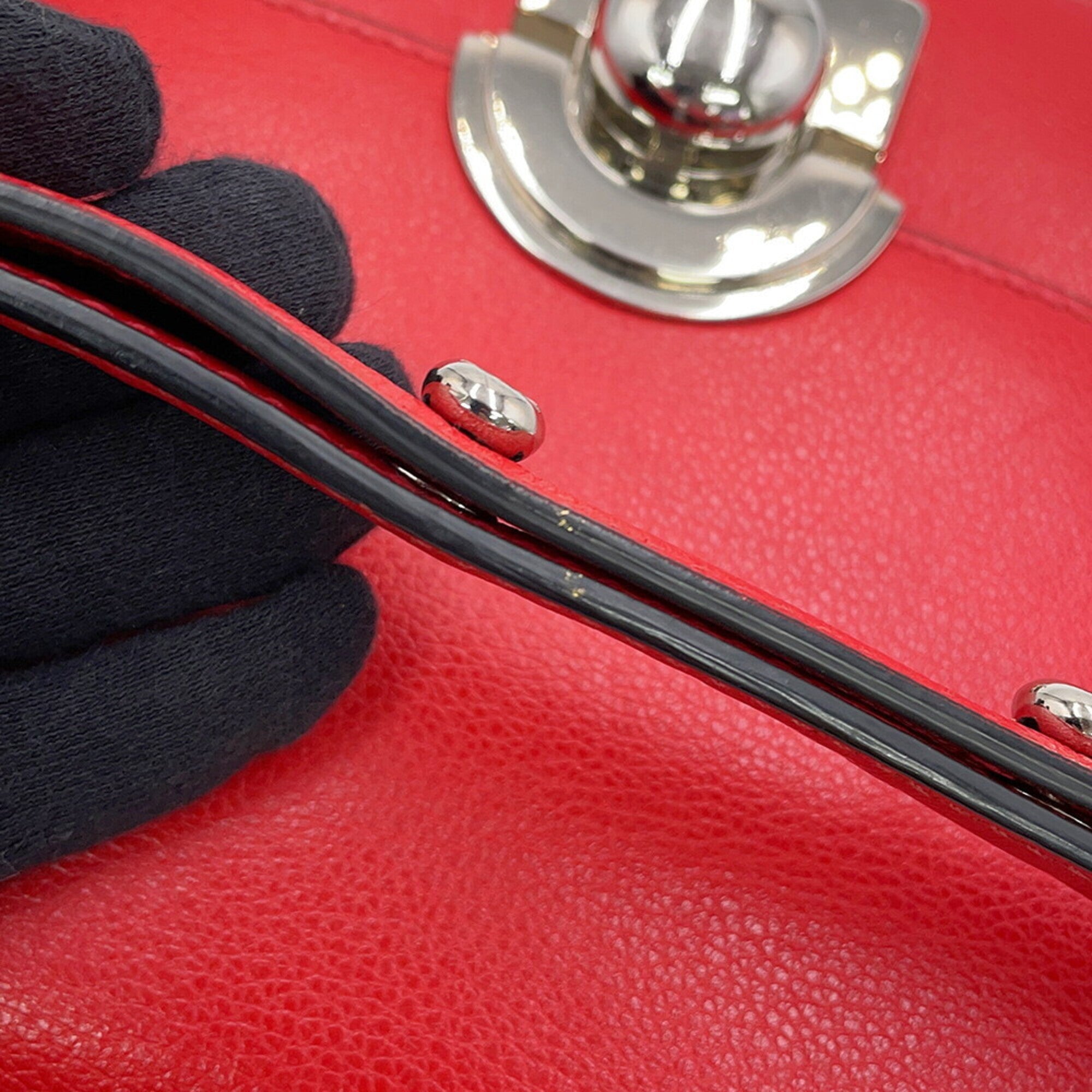 Prada Red Color Leather Shoulder Bag (Pre-Owned)
