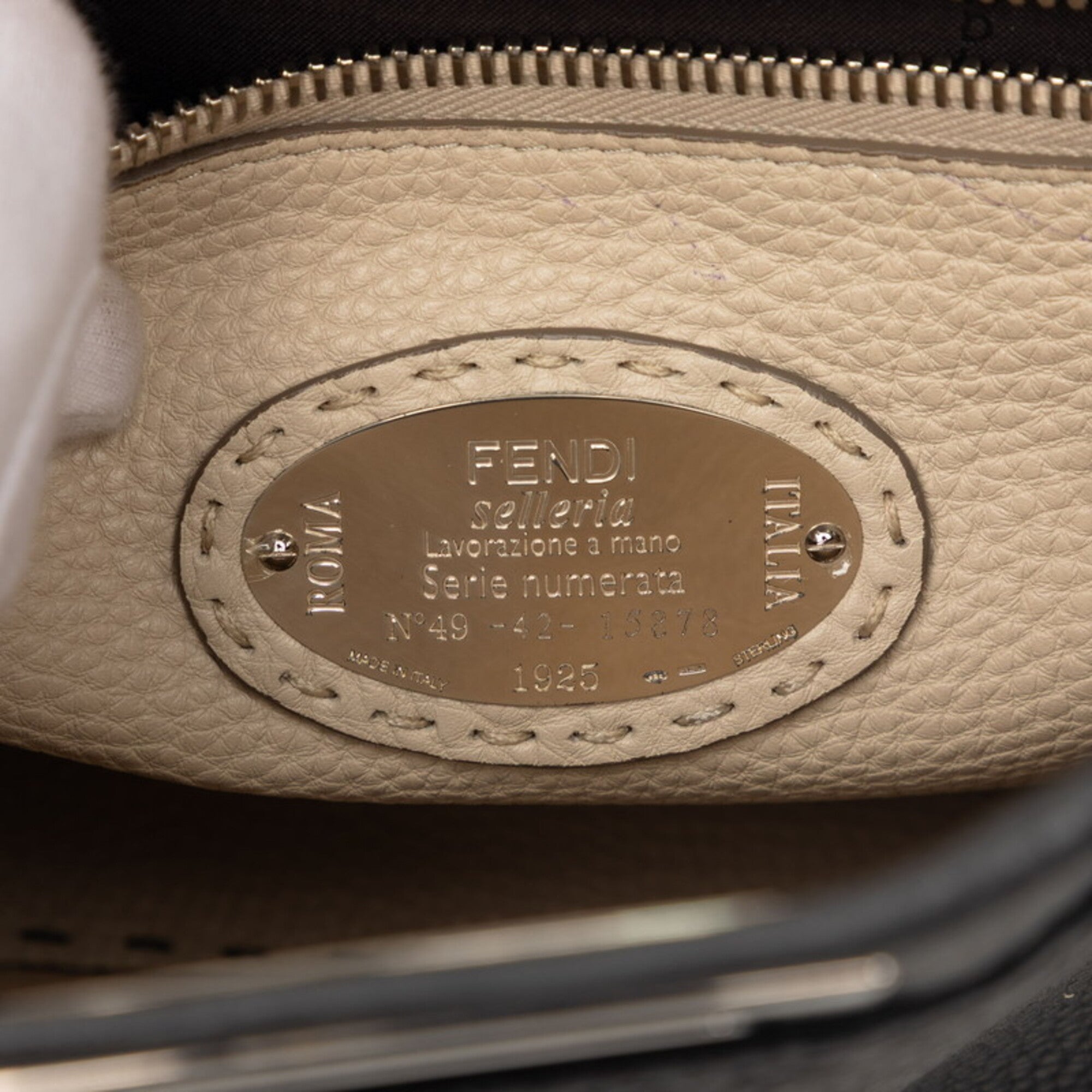 Fendi Selleria Gray Leather Handbag (Pre-Owned)