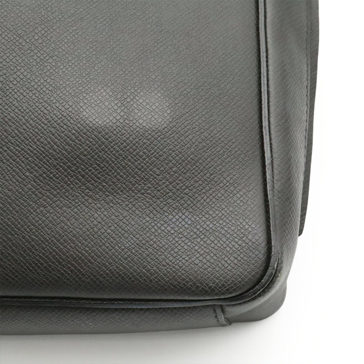 Louis Vuitton Ardoise Black Taiga Leather Handbag Shoulder Bag (Pre-Owned)