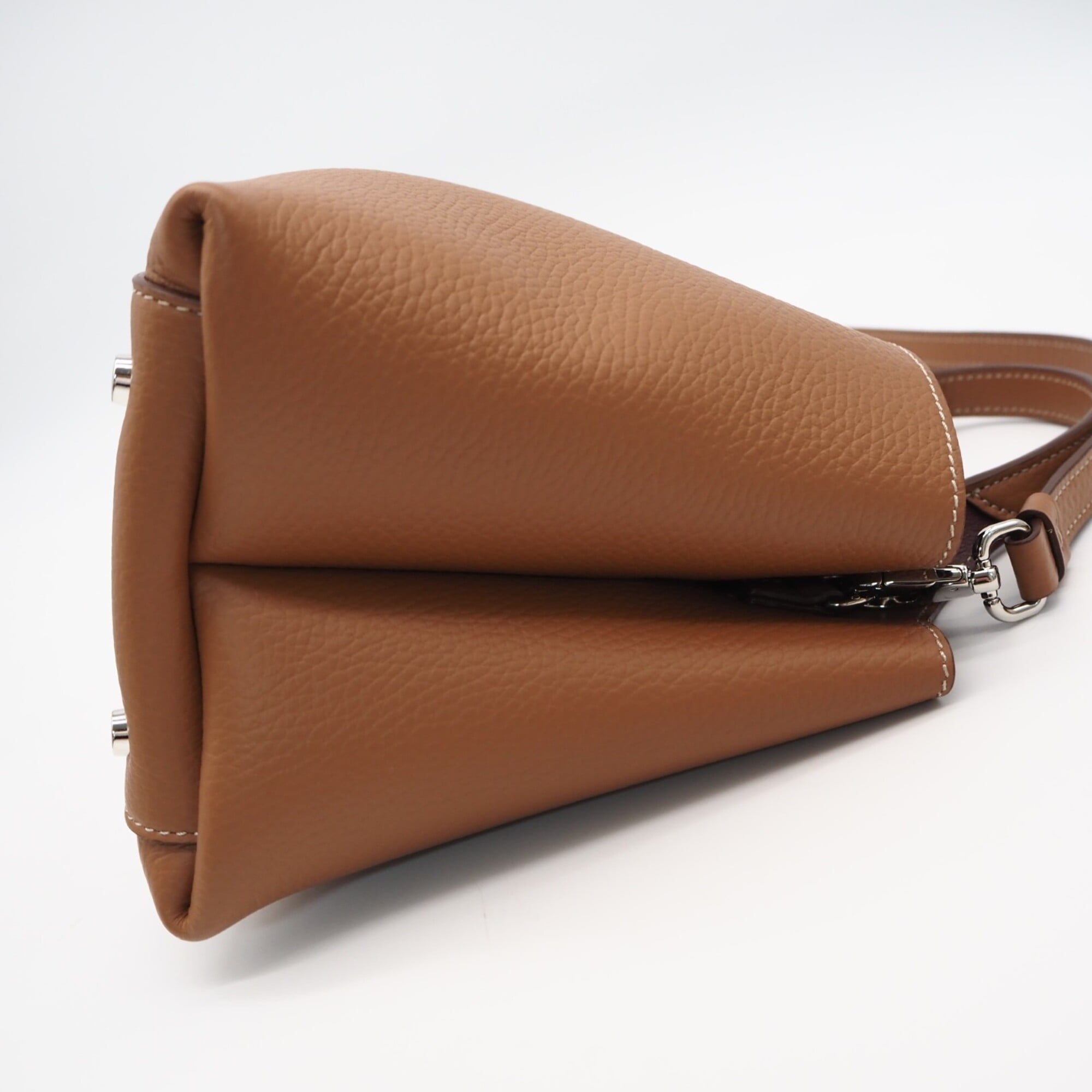 Tod's Brown Leather Handbag (Pre-Owned)