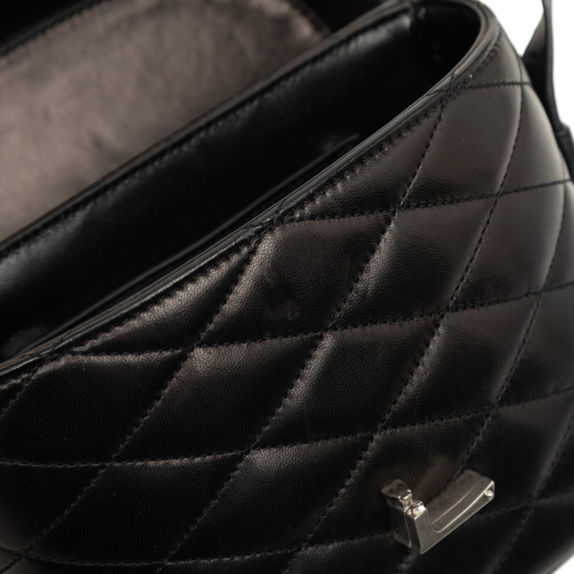 Saint Laurent Black Leather Shoulder Bag (Pre-Owned)
