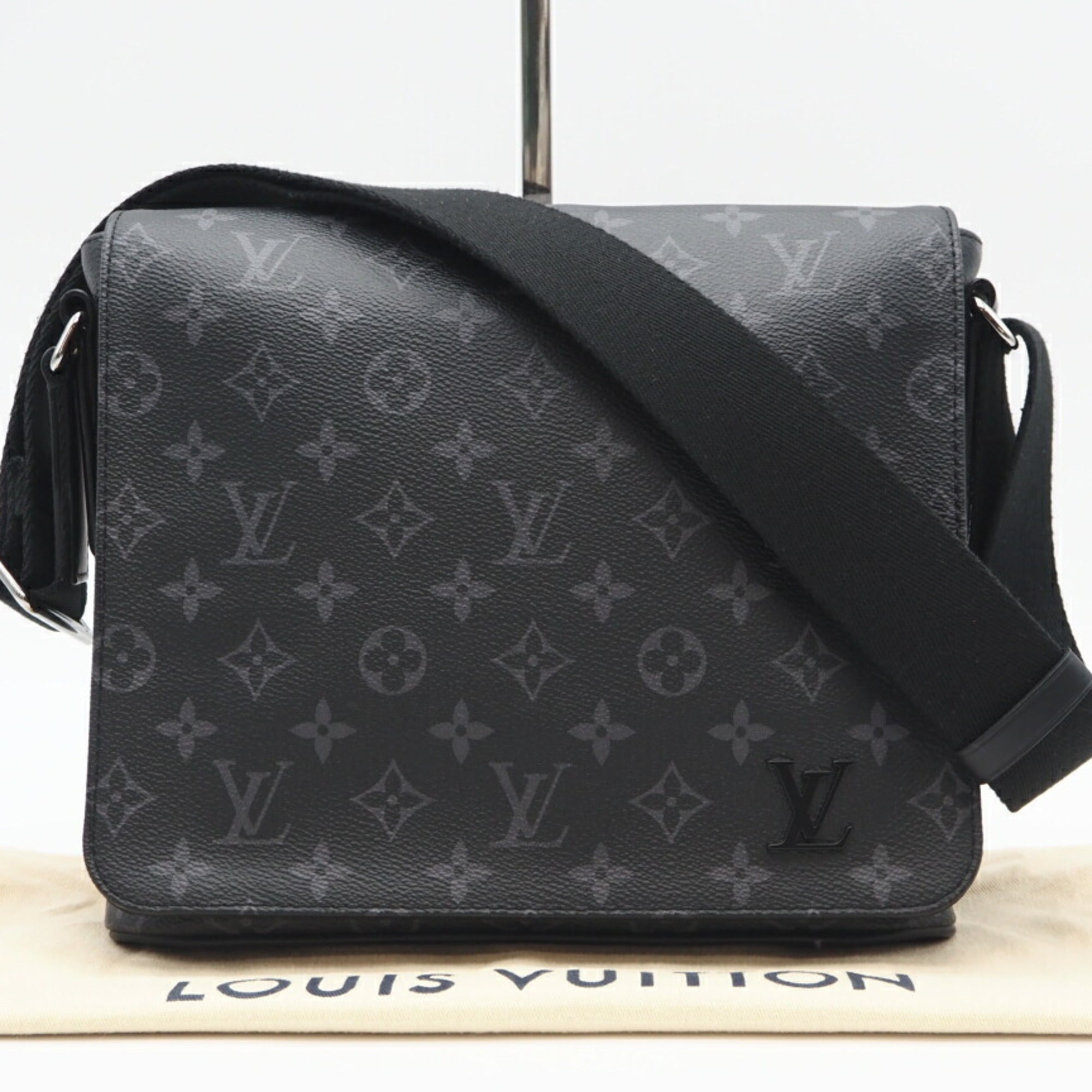 Louis Vuitton Gray Coated Canvas Shoulder Bag (Pre-Owned)