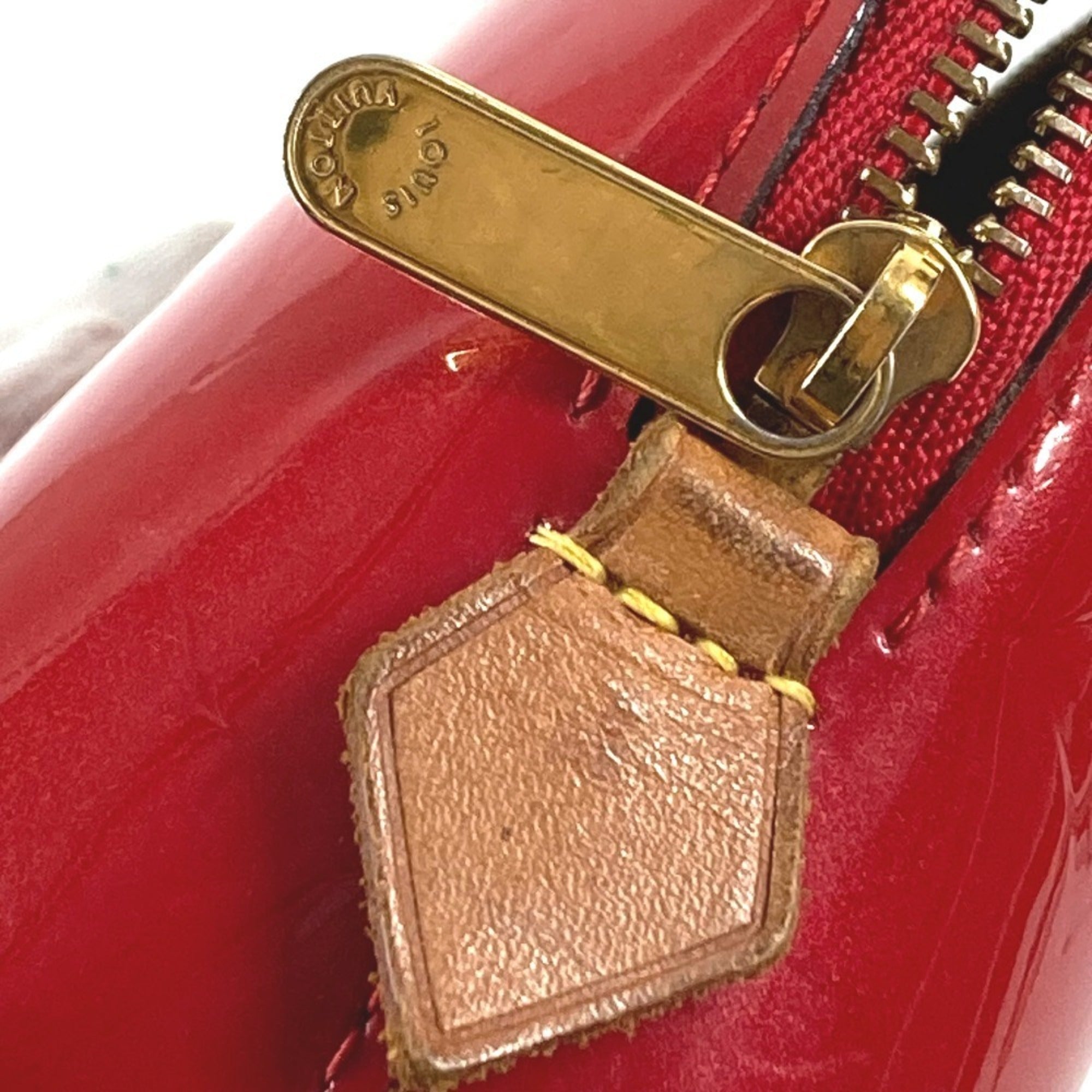 Louis Vuitton Monogram Vernis Cerise Red Color Monogram Vernis Pouch (Pre-Owned)