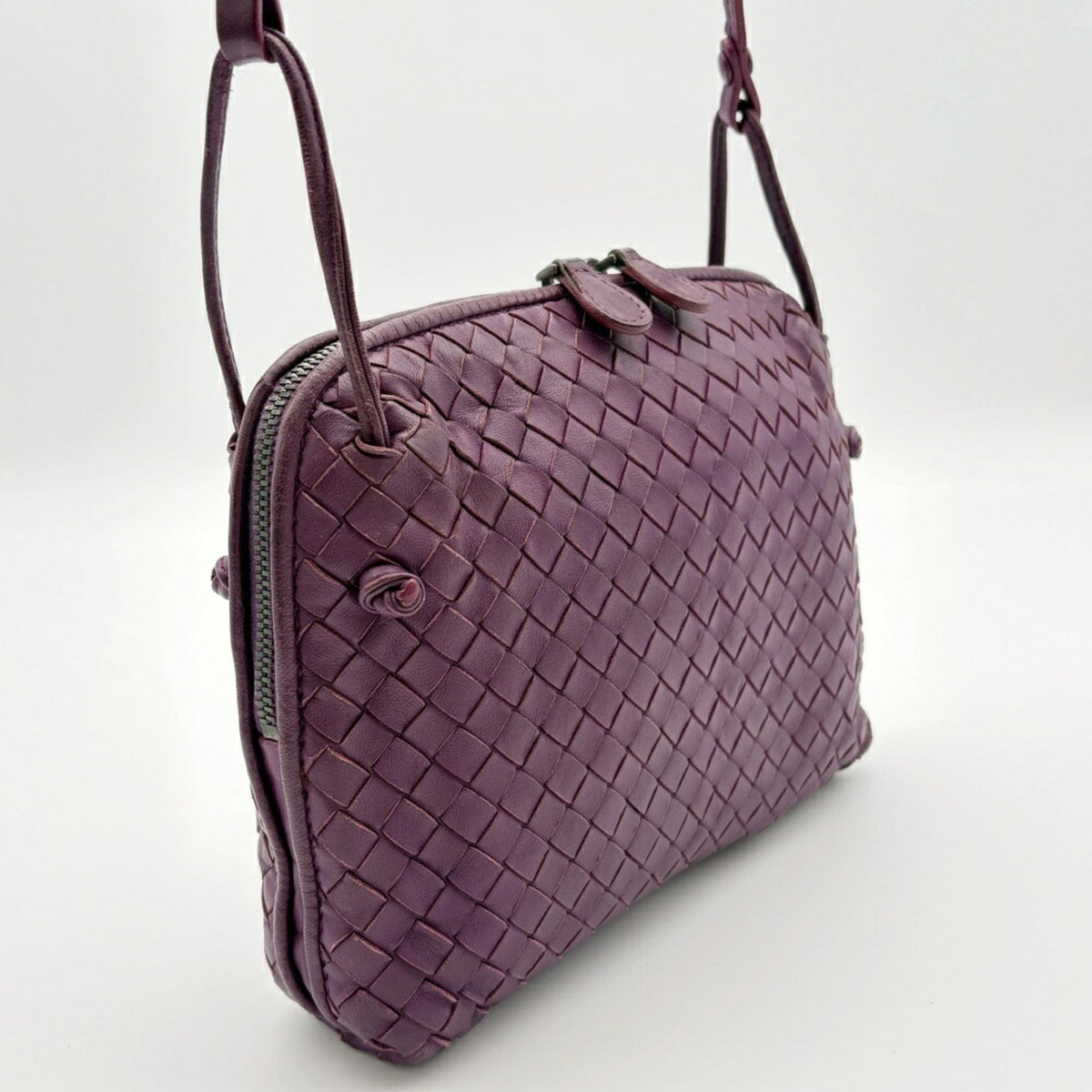Bottega Veneta Purple Leather Pochette Shoulder Bag (Pre-Owned)