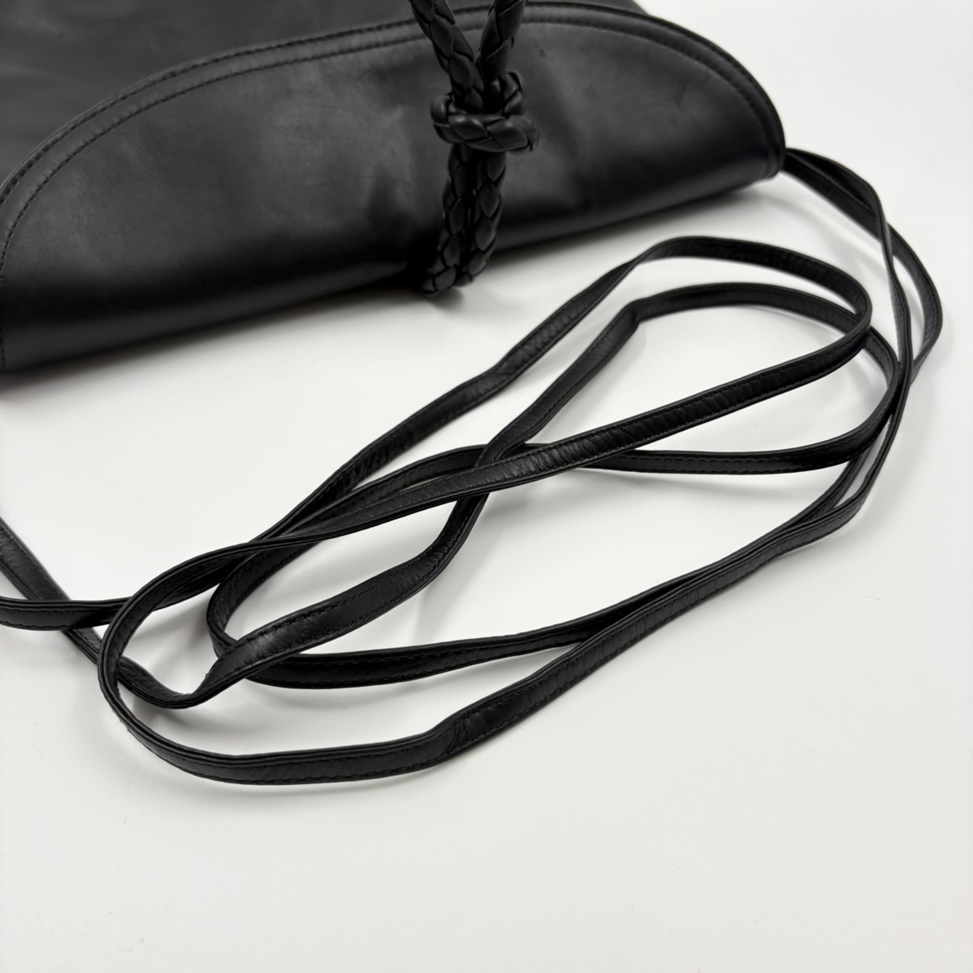 Bottega Veneta Black Shoulder Bag (Pre-Owned)