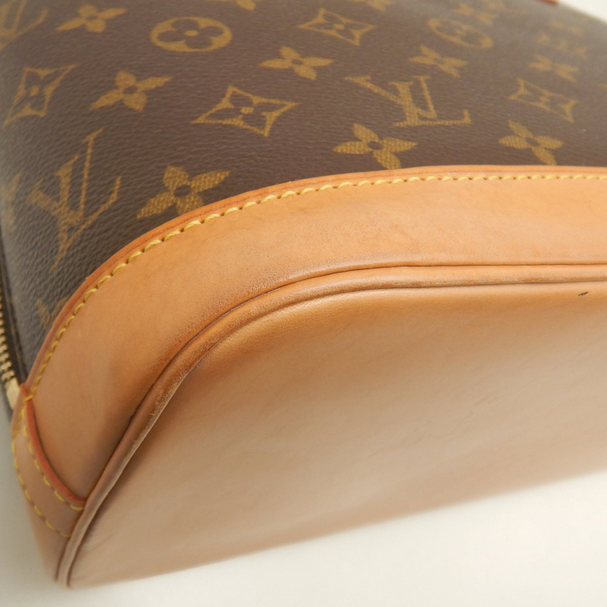 Louis Vuitton Brown Monogram Canvas Handbag (Pre-Owned)