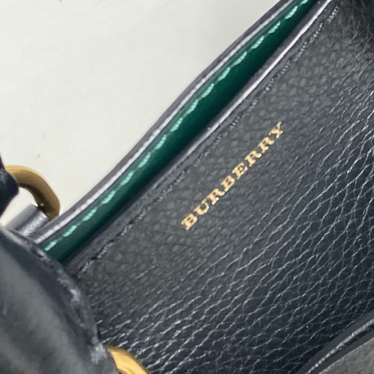 Burberry Black Leather Shoulder Bag (Pre-Owned)