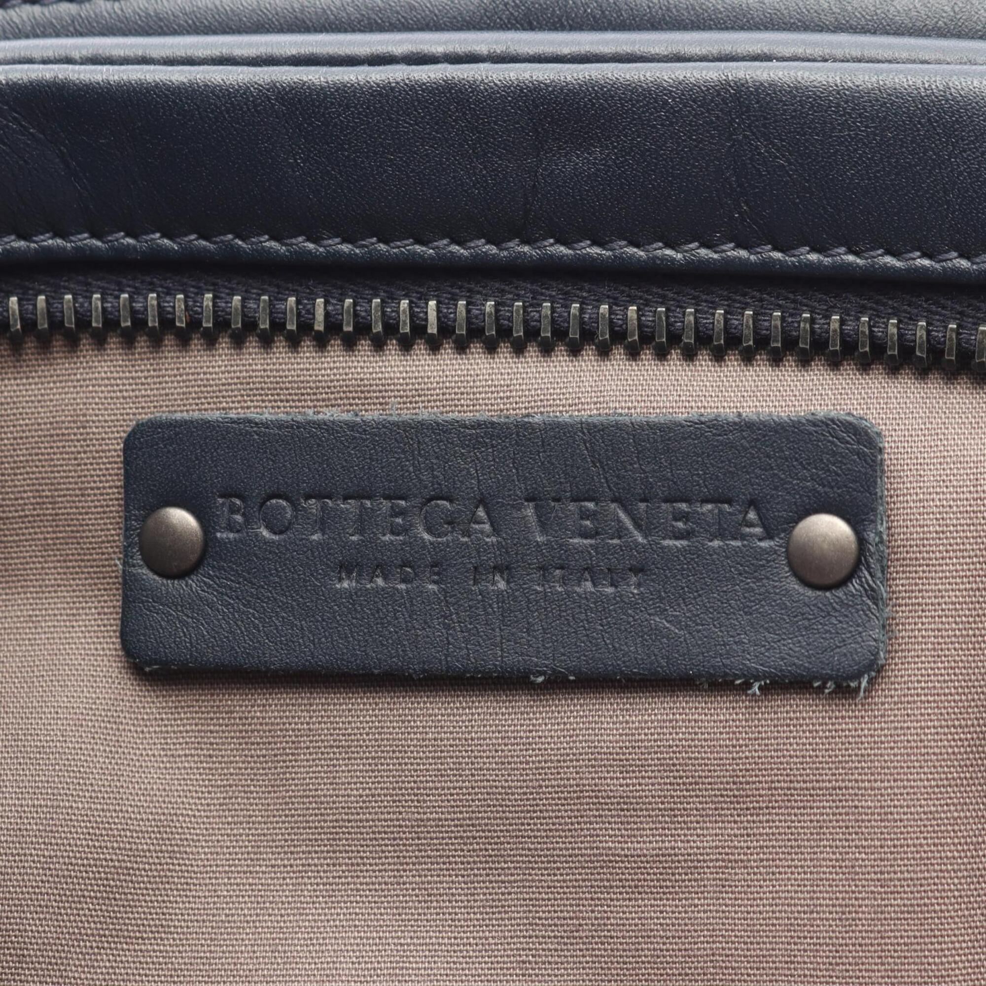 Bottega Veneta Navy Leather Fanny Pack Handbag (Pre-Owned)