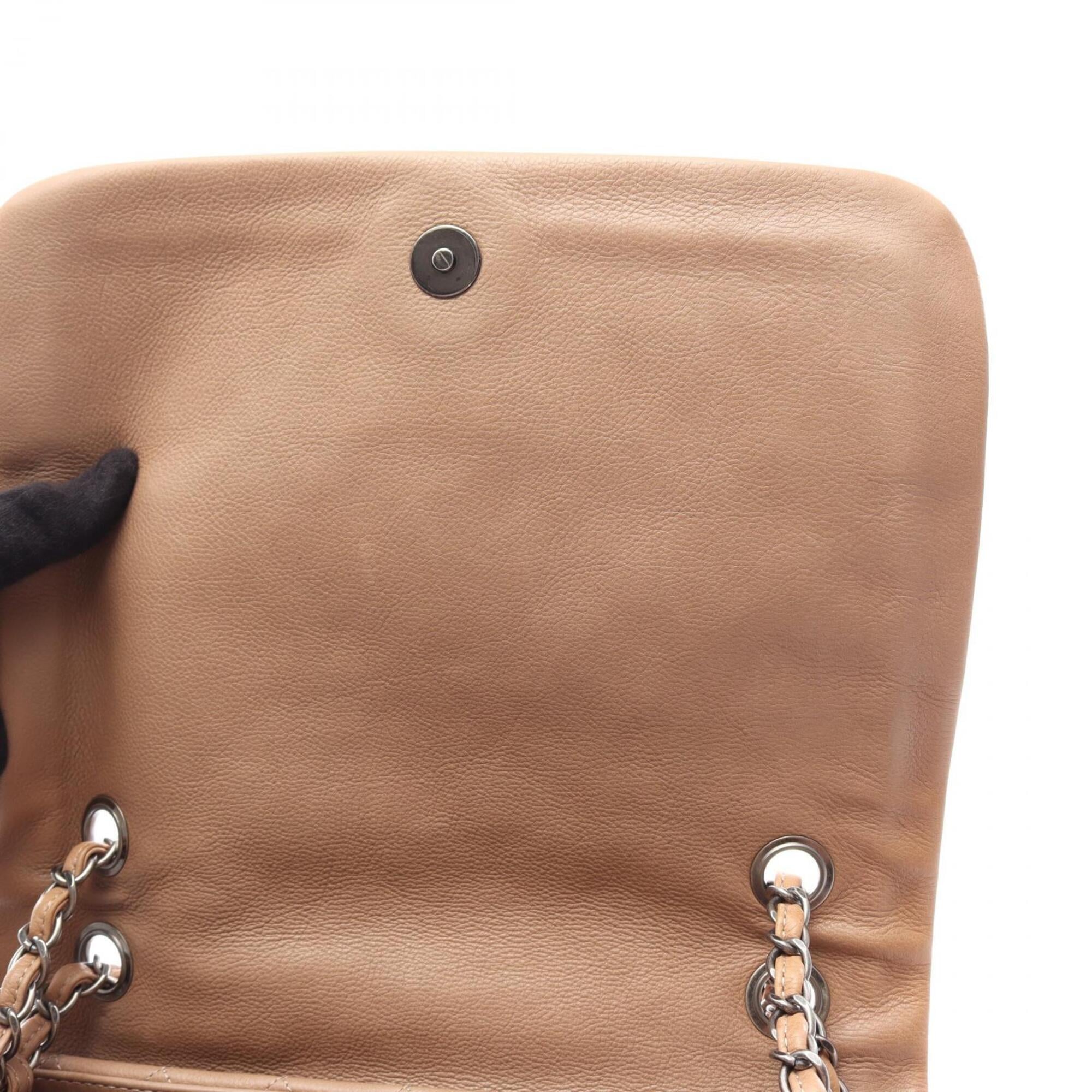 Chanel Beige Leather Handbag Shoulder Bag (Pre-Owned)