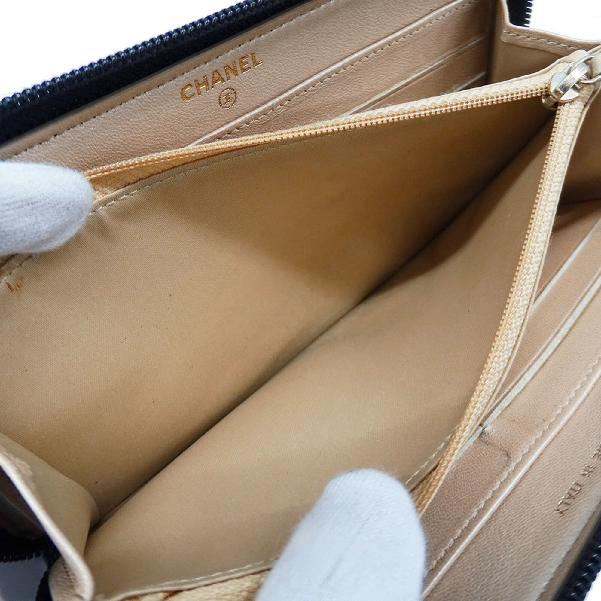 Chanel Black Leather (Pre-Owned)