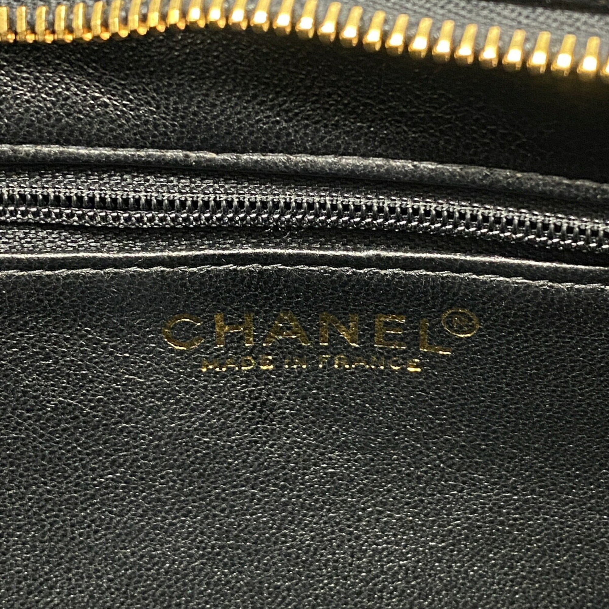 Chanel Black Grained Calfskin Tote Bag (Pre-Owned)