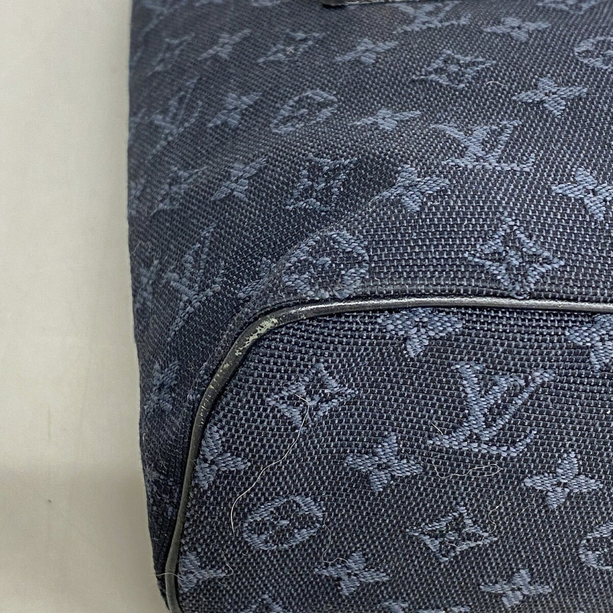 Louis Vuitton Tst Blue Handbag (Pre-Owned)
