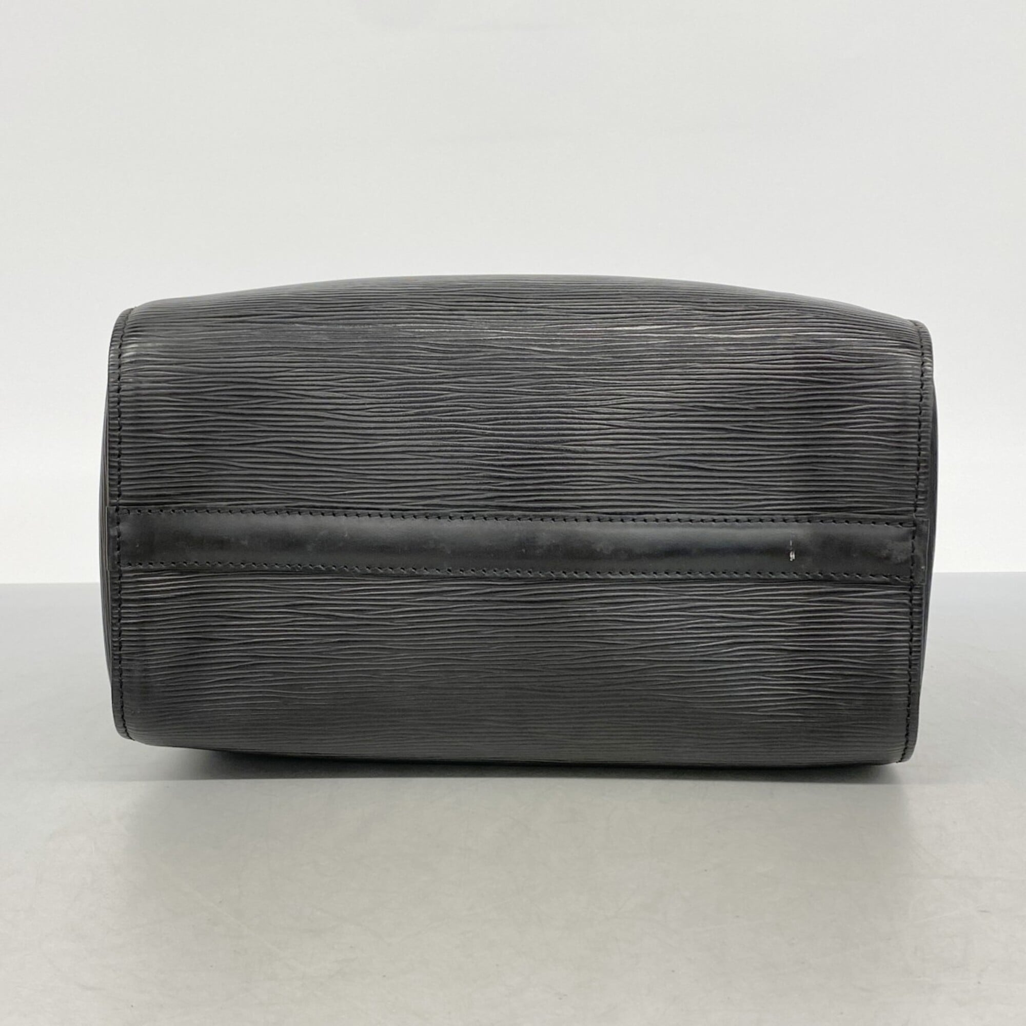 Louis Vuitton Noir Handbag (Pre-Owned)