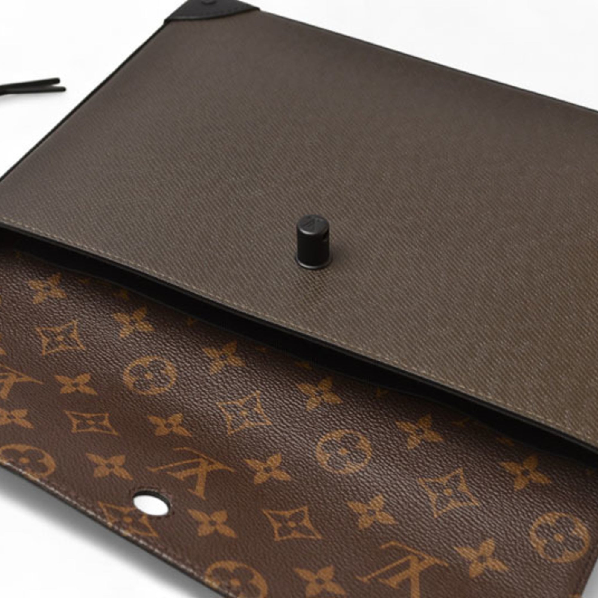 Louis Vuitton Brown Khaki Pvc Clutch Bag Pochette (Pre-Owned)